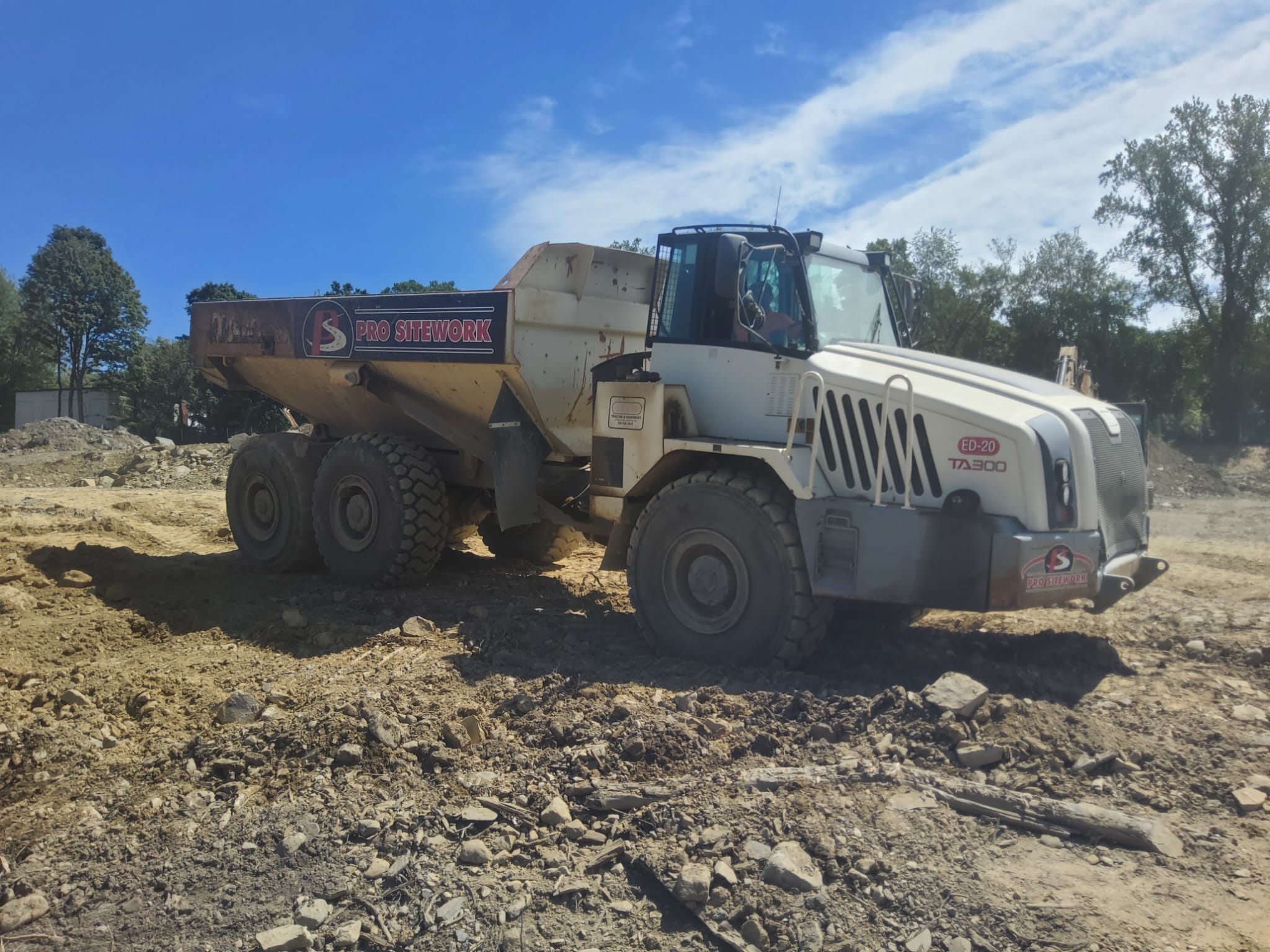 2011 Terex TA300 Articulated Dump Truck (off highway)