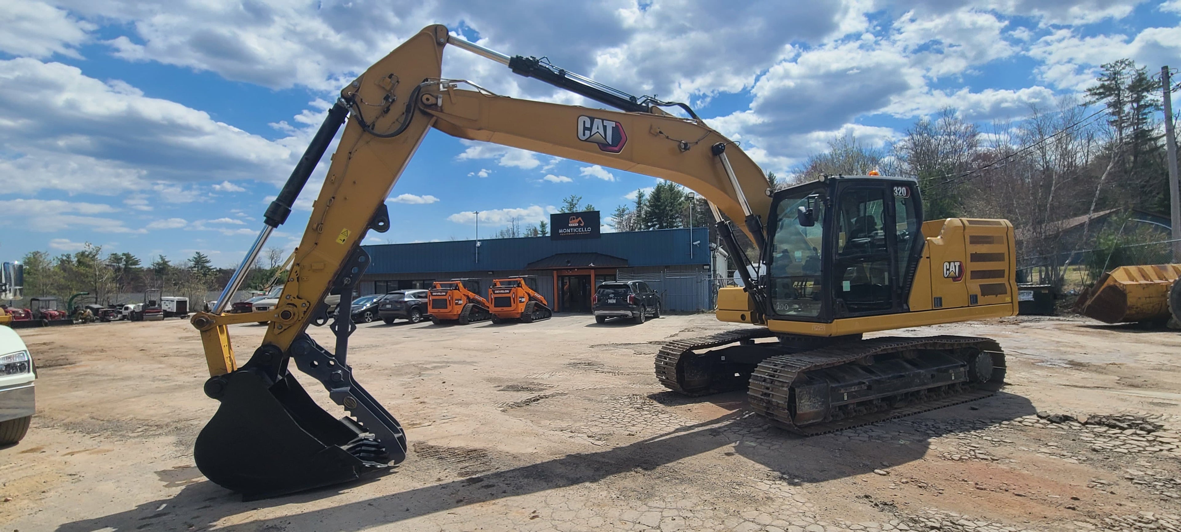 2020 CAT 320 Excavator -Bucket W/Thumb