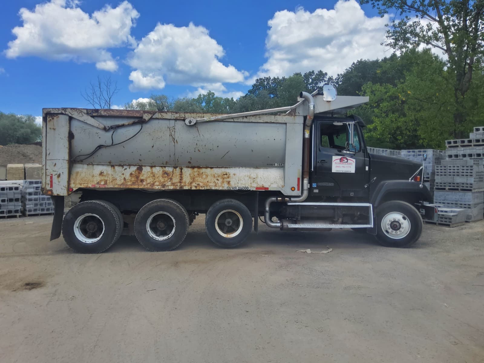 1990 Freightliner FLC112 Dump Truck
