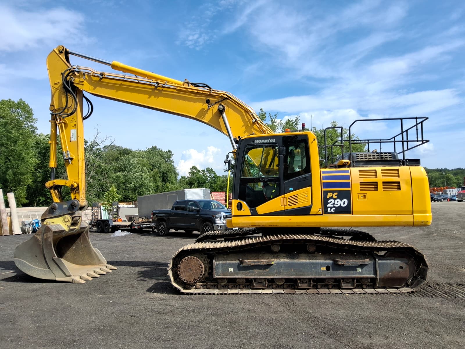 2022 PC290LC-11 Excavator
