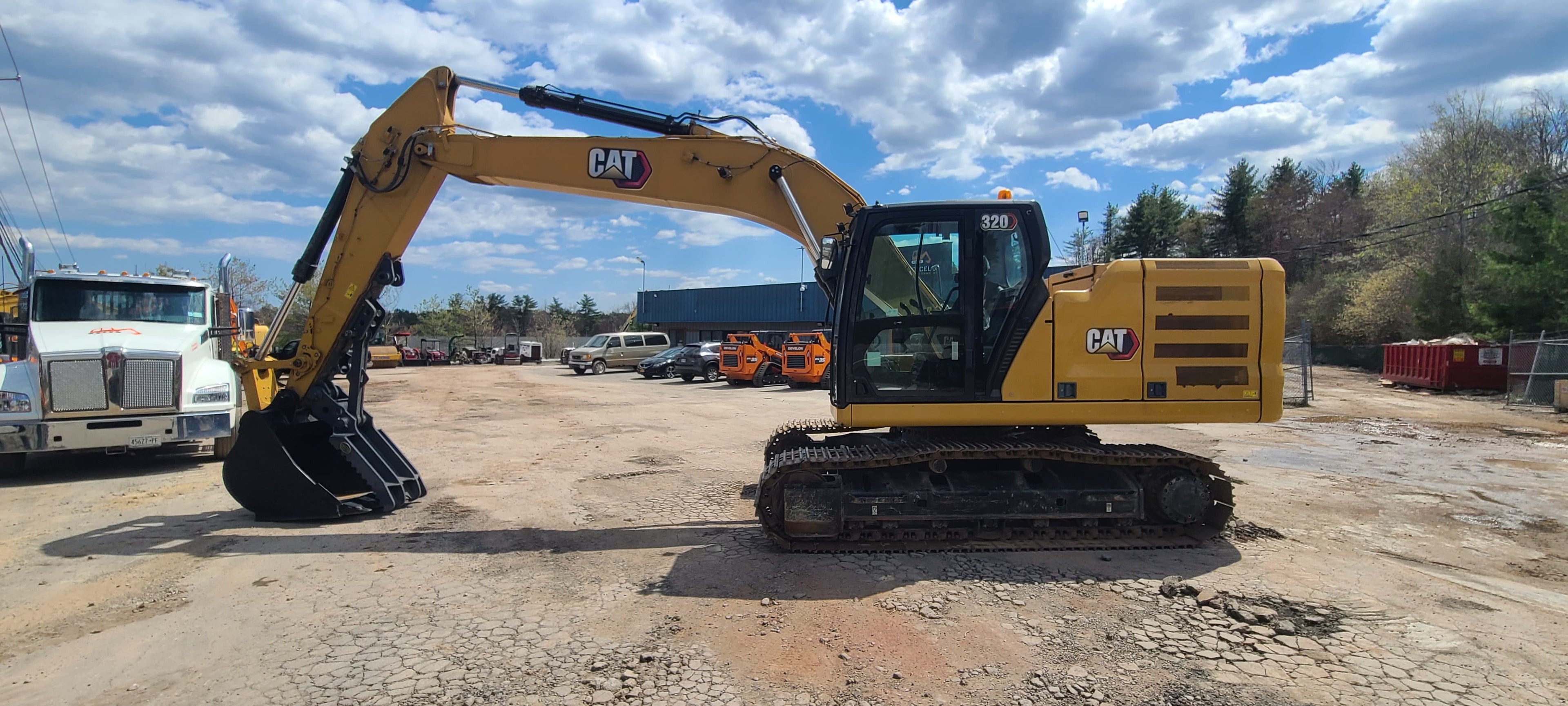 2020 CAT 320 Excavator -Bucket W/Thumb