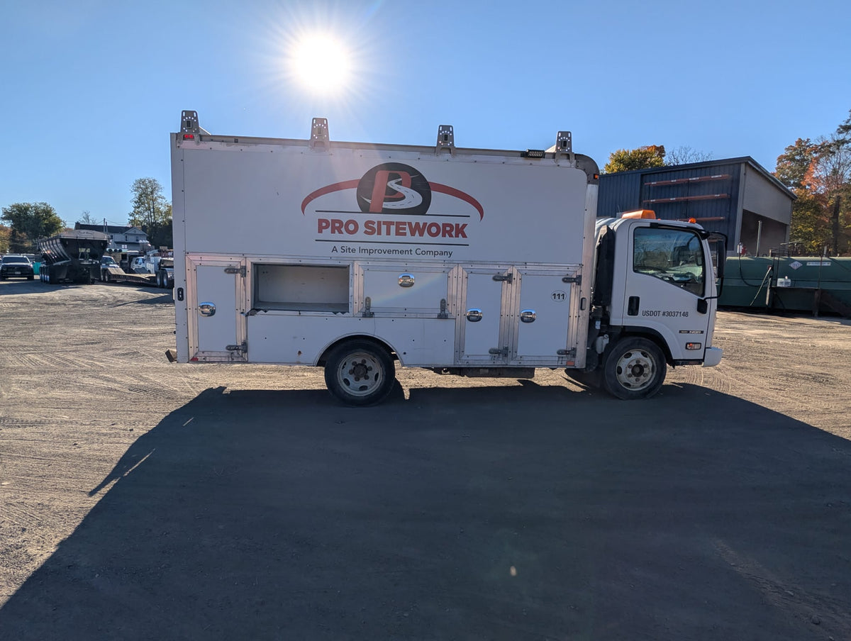 2017 Isuzu NQR Service/Maintenance Truck