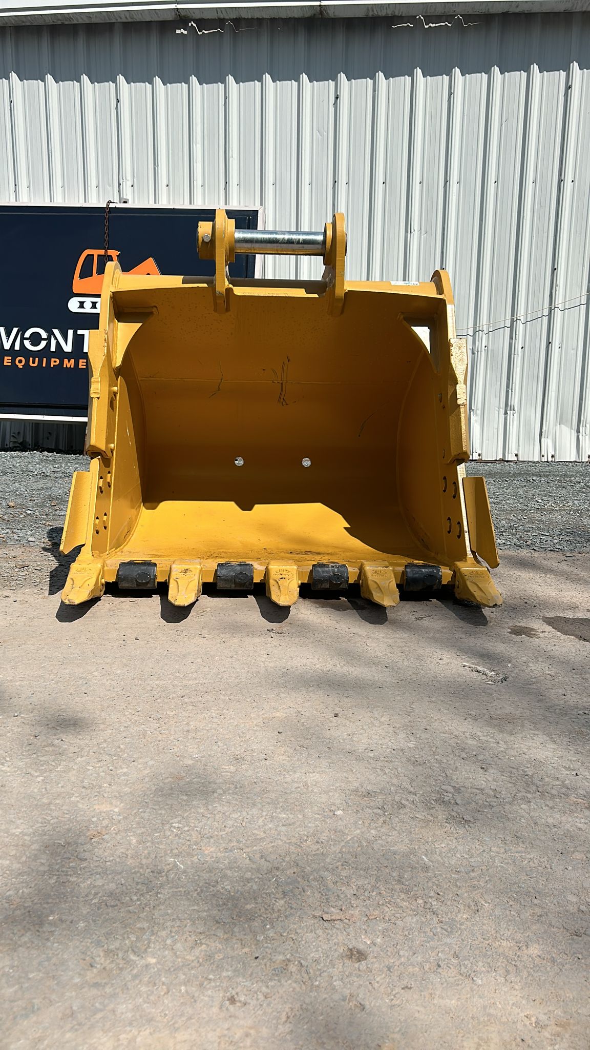 *New* Jisan BKT3204HD48 48-in Bucket-New