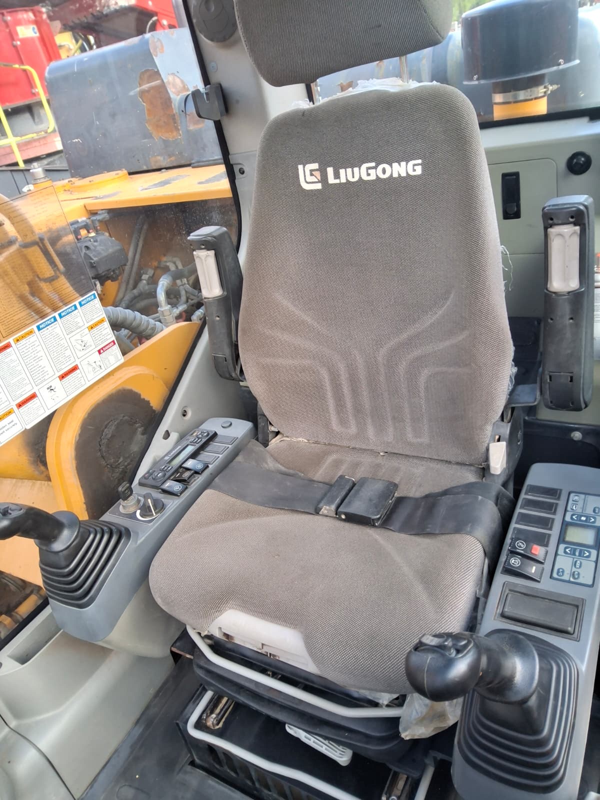 2018 LiuGong 925E Excavator