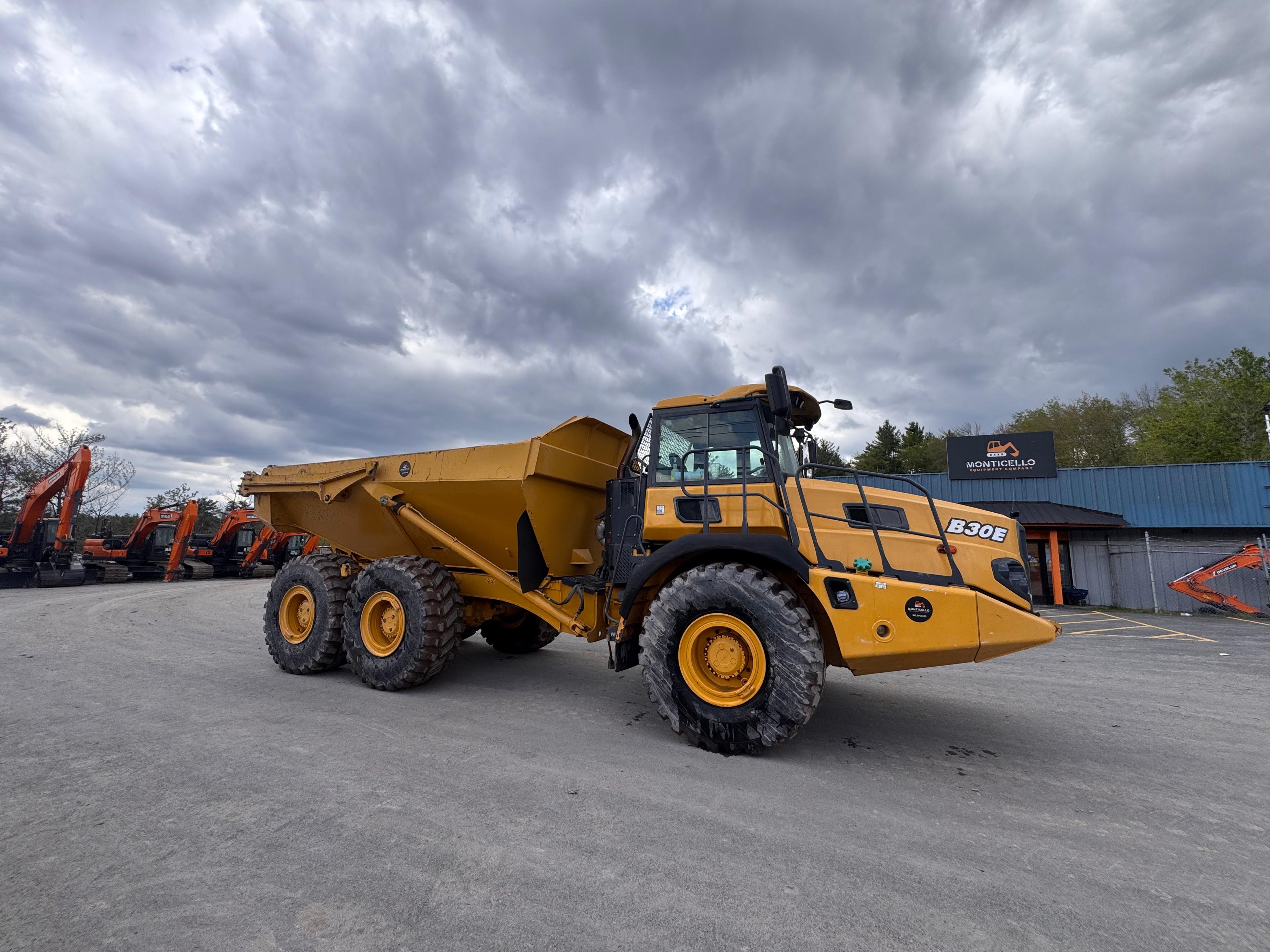 2021 Bell B30E Articulated Dump Truck w/Tailgate