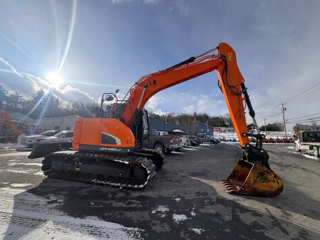 2021 Doosan DX140LCR-5 Excavator