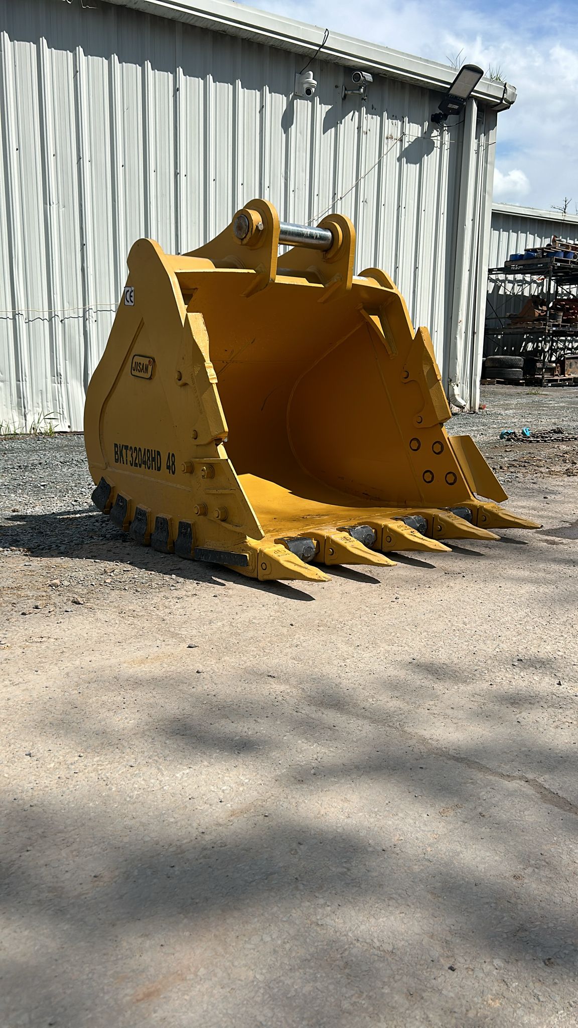 *New* Jisan BKT3204HD48 48-in Bucket-New