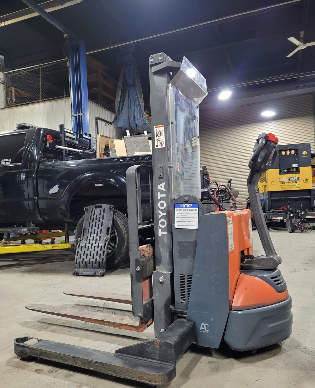 Toyota 8BWS13 Walkie Stacker