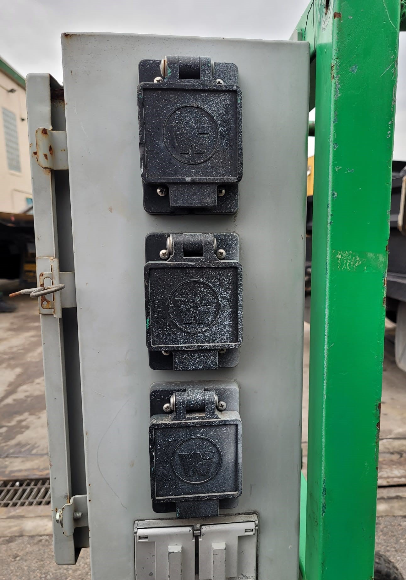 Power Temp Systems P-125Q-SR Portable Power Distribution Cart