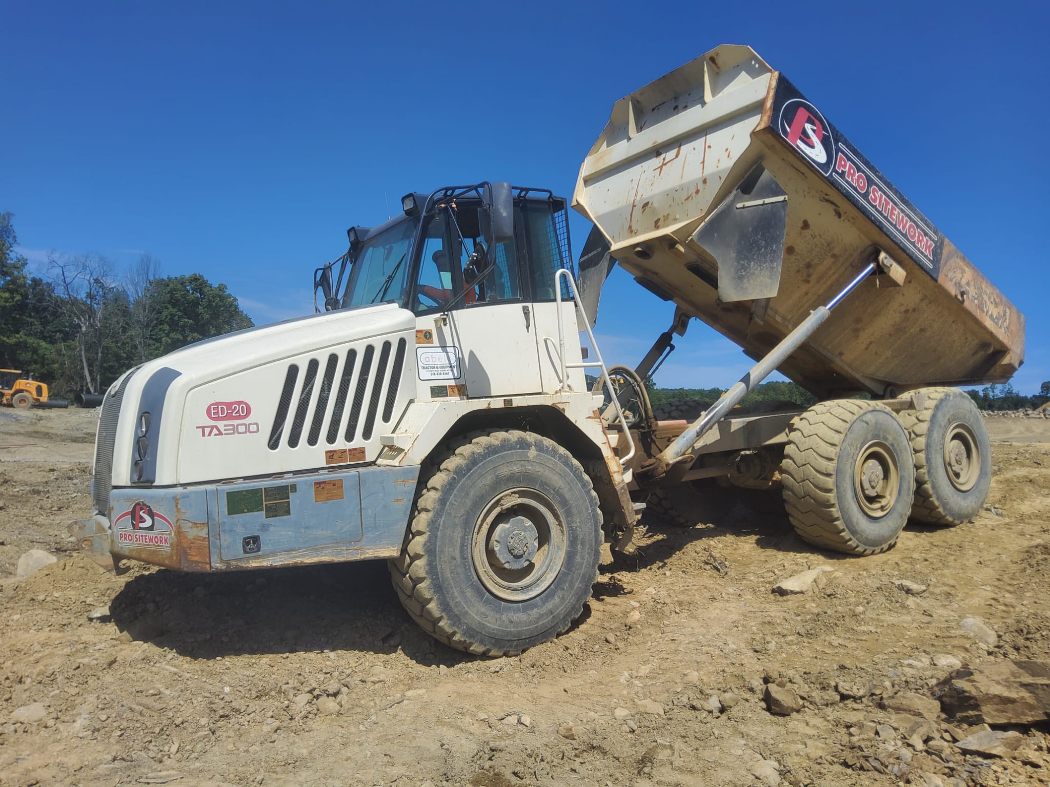 2011 Terex TA300 Articulated Dump Truck (off highway)