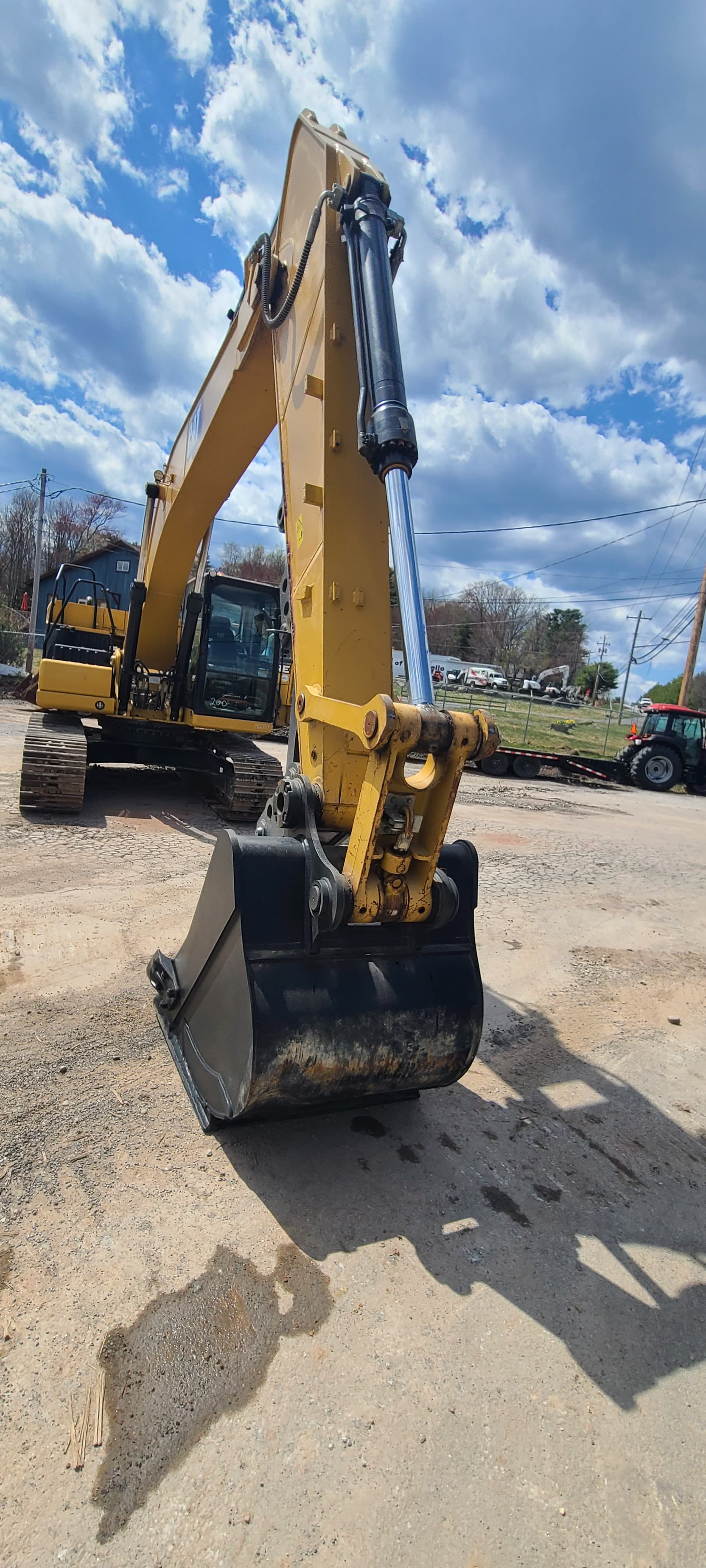 2020 CAT 320 Excavator -Bucket W/Thumb
