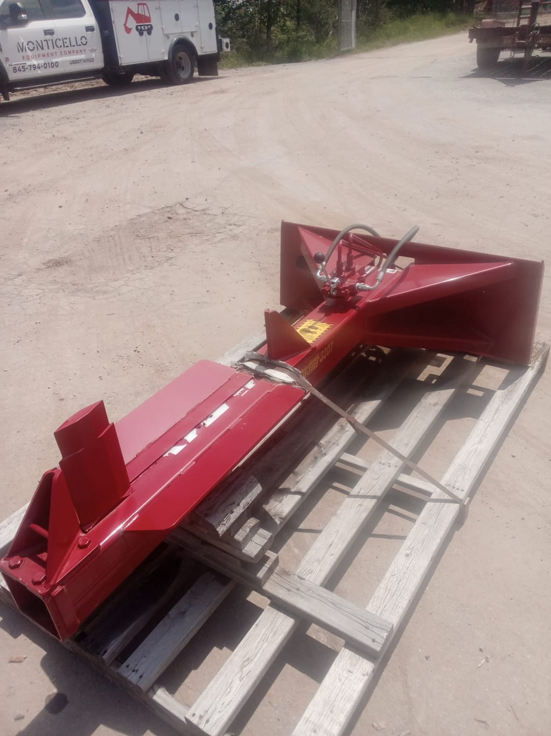 Split-Fire 3207 Log Splitter for Skid Steer (includes Universal Skid Plate)