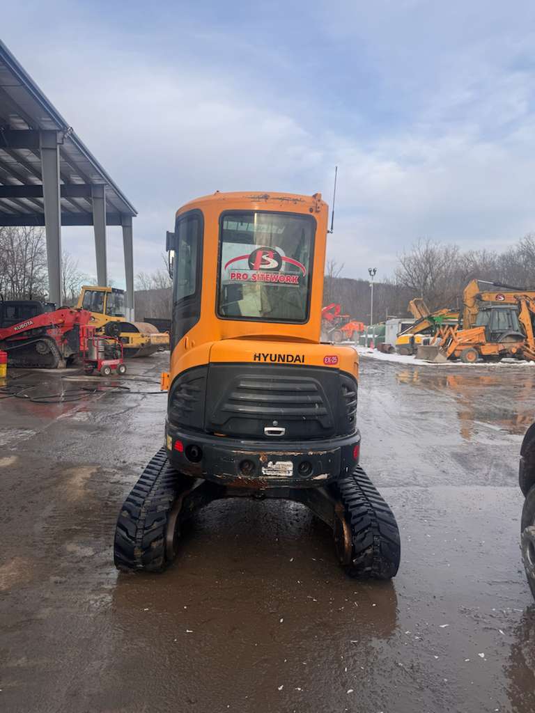 2017 Hyundai Roblex 35Z-9A Mini Excavator