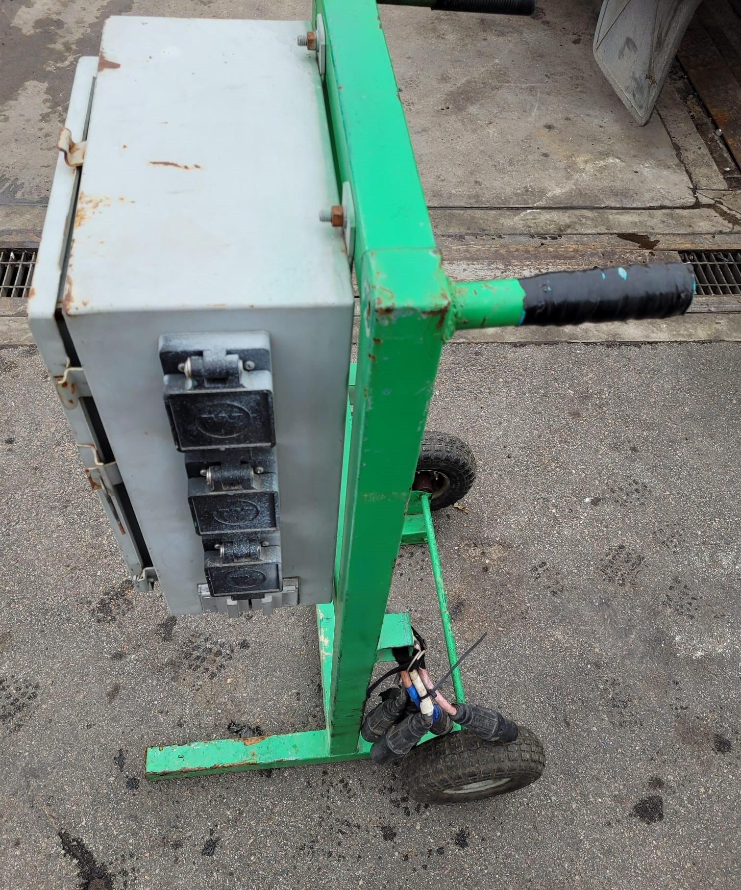 Power Temp Systems P-125Q-SR Portable Power Distribution Cart