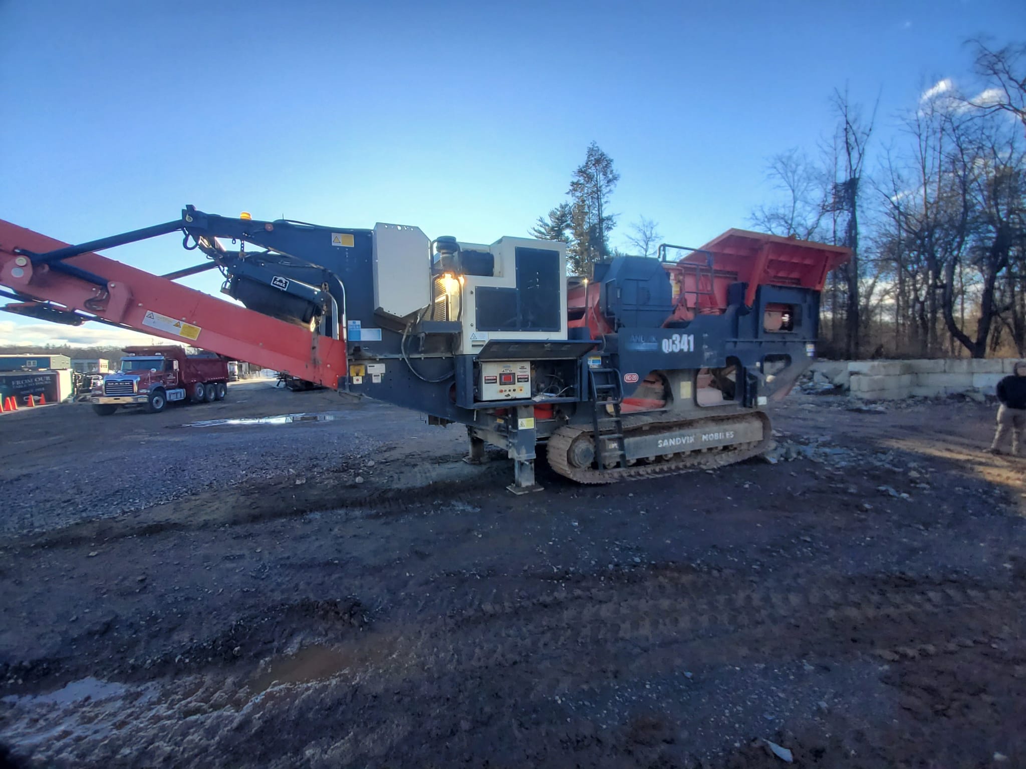 2016 Sandvik QJ341 Mobile Jaw Crusher