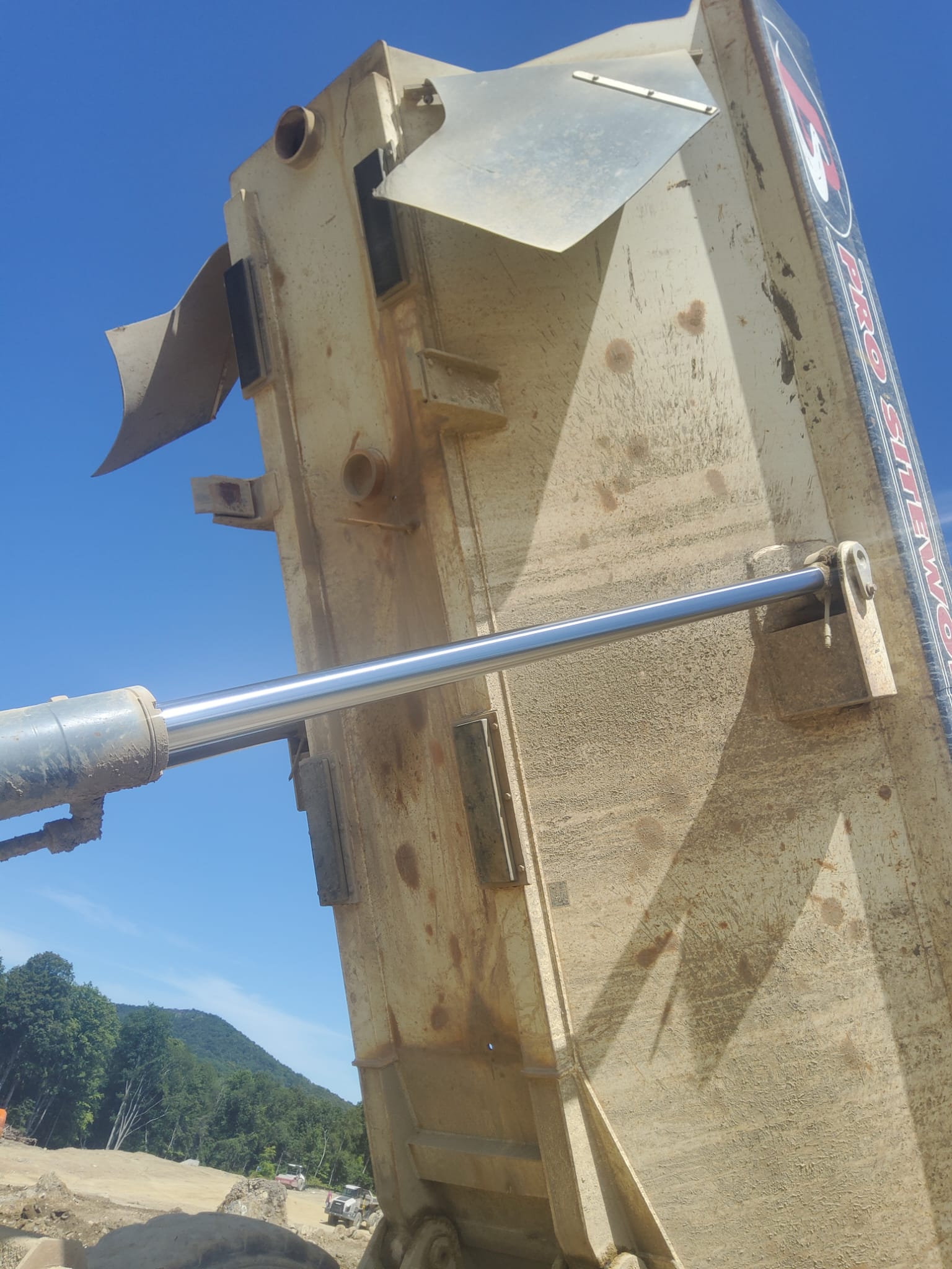 2011 Terex TA300 Articulated Dump Truck (off highway)