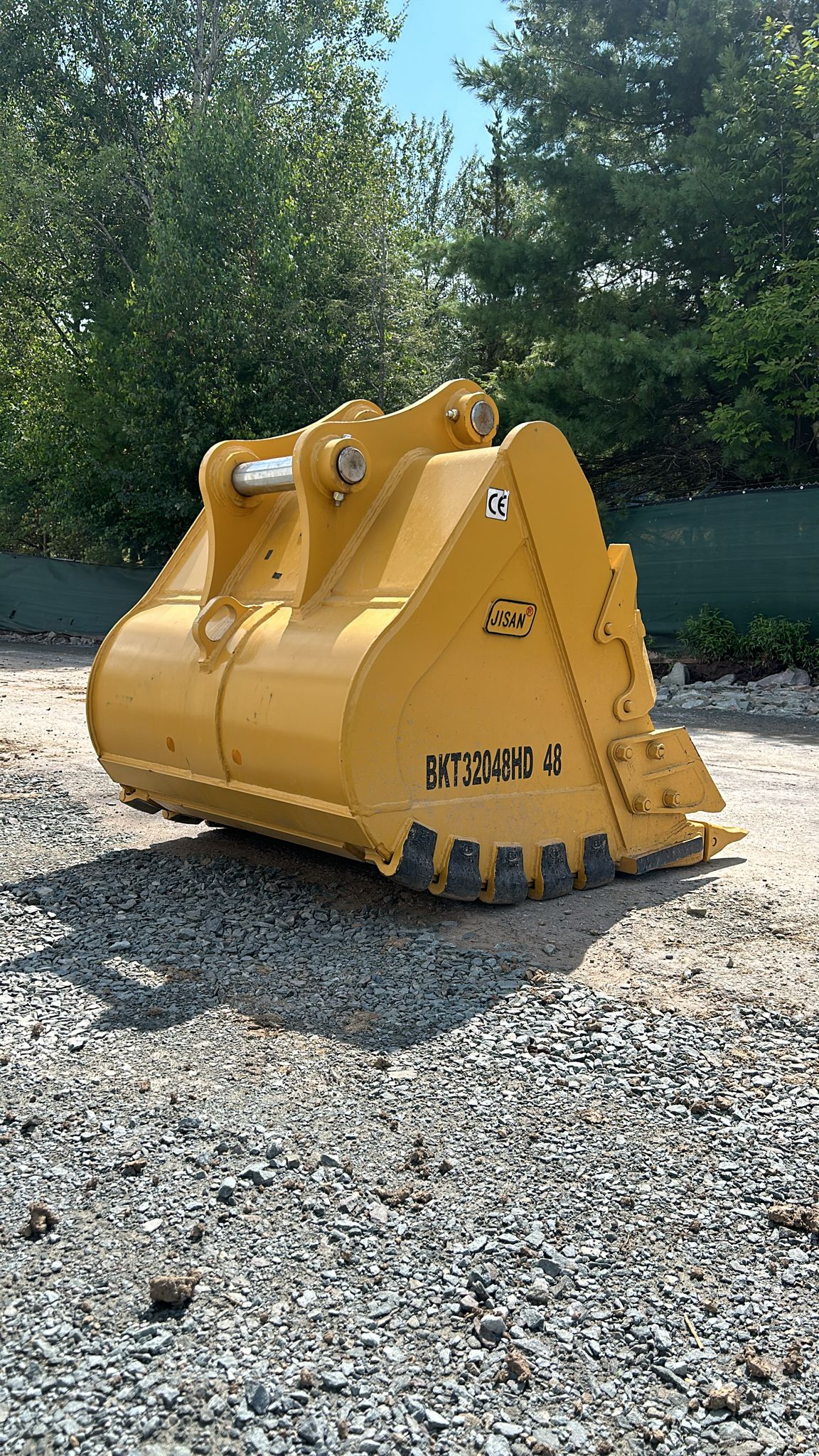 *New* Jisan BKT3204HD48 48-in Bucket-New