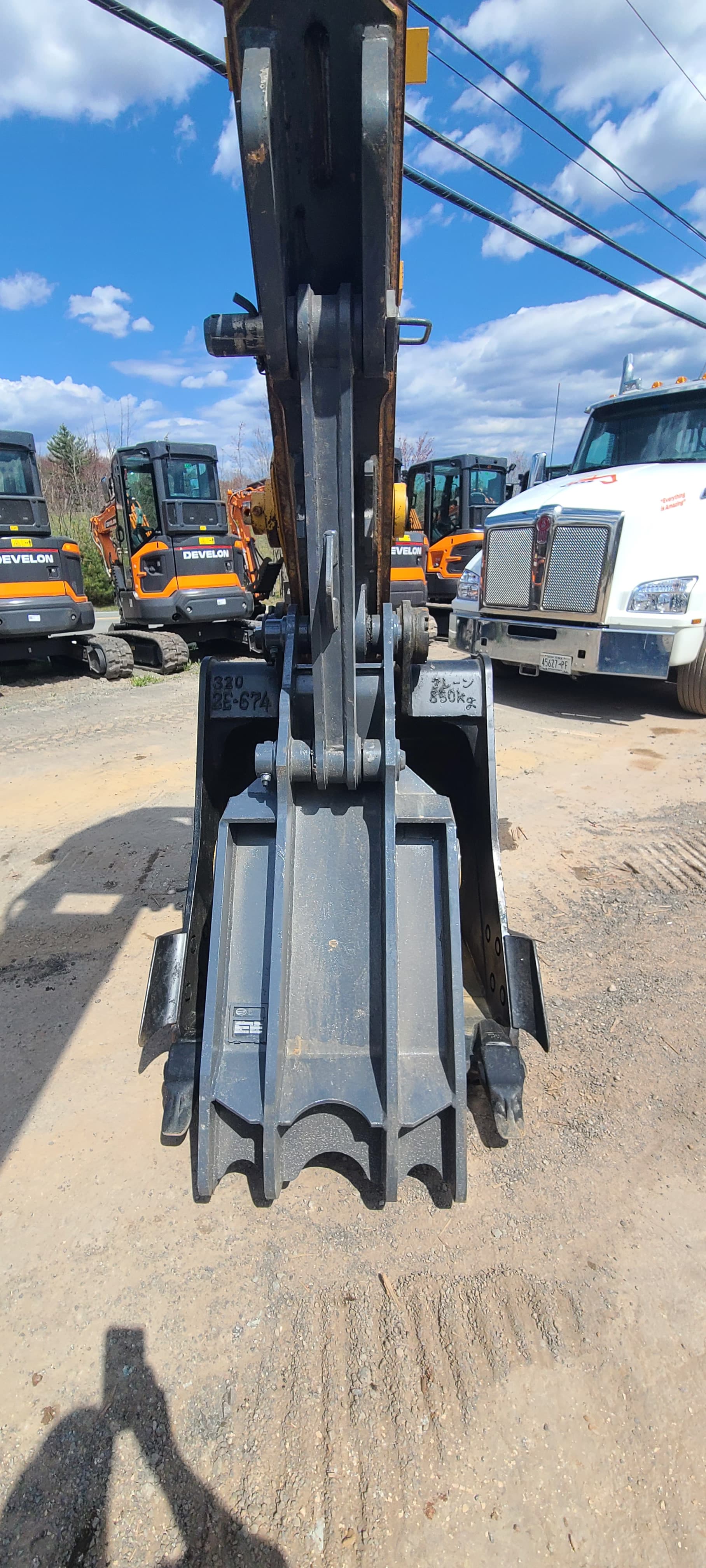 2020 CAT 320 Excavator -Bucket W/Thumb