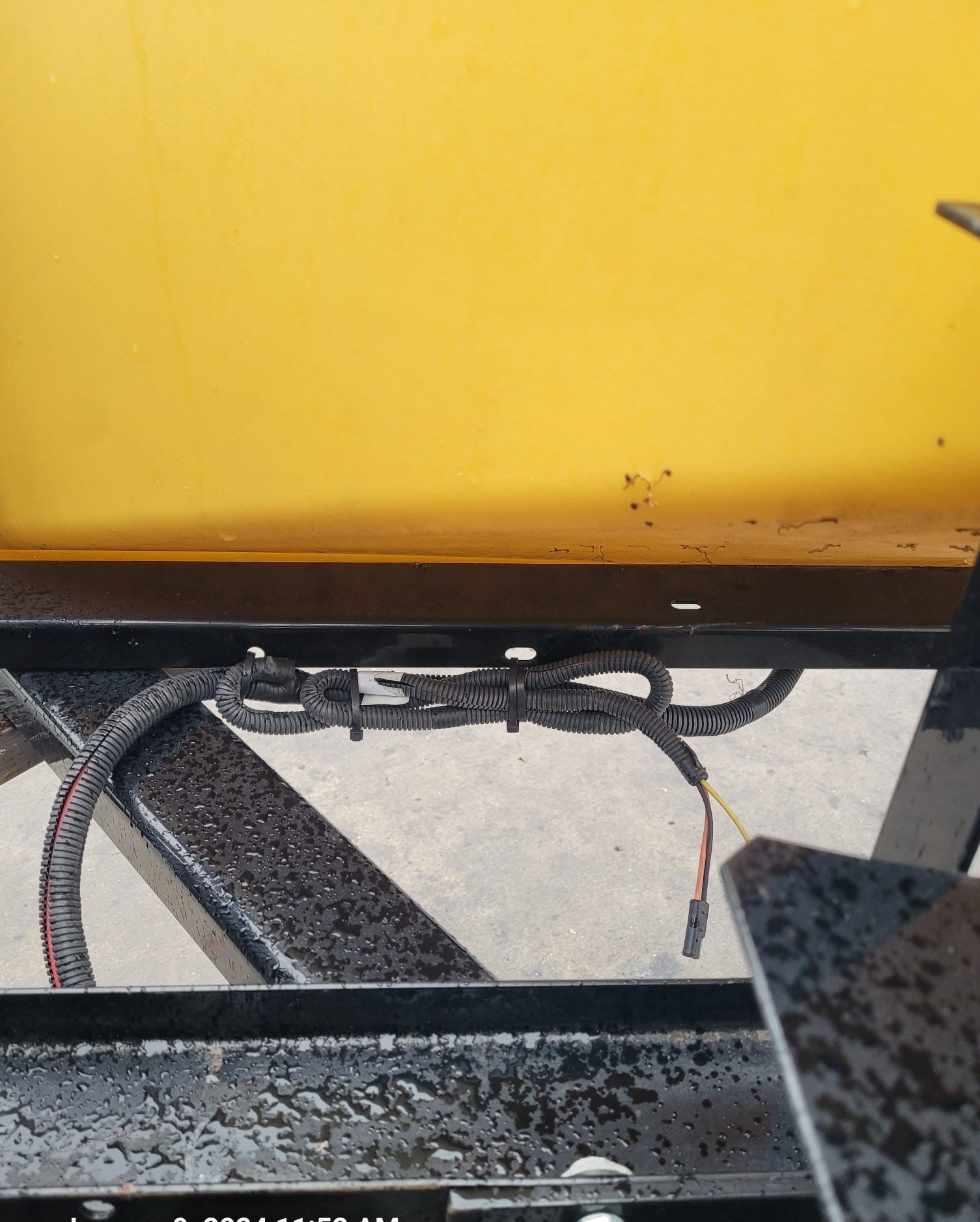 Fisher 1000 Low Profile Tailgate Spreader