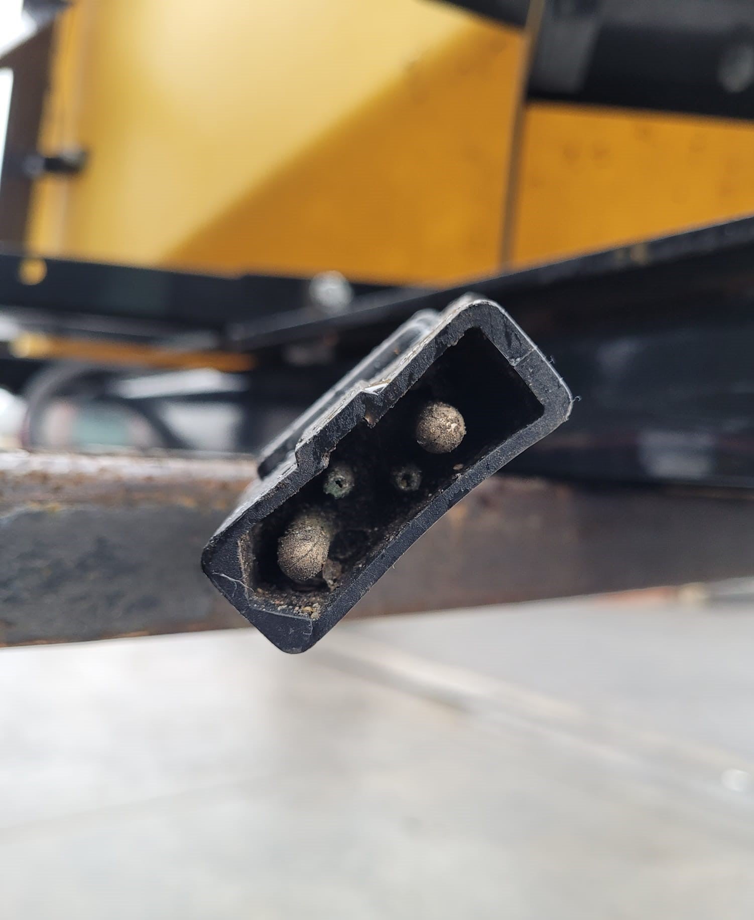 Fisher 1000 Low Profile Tailgate Spreader