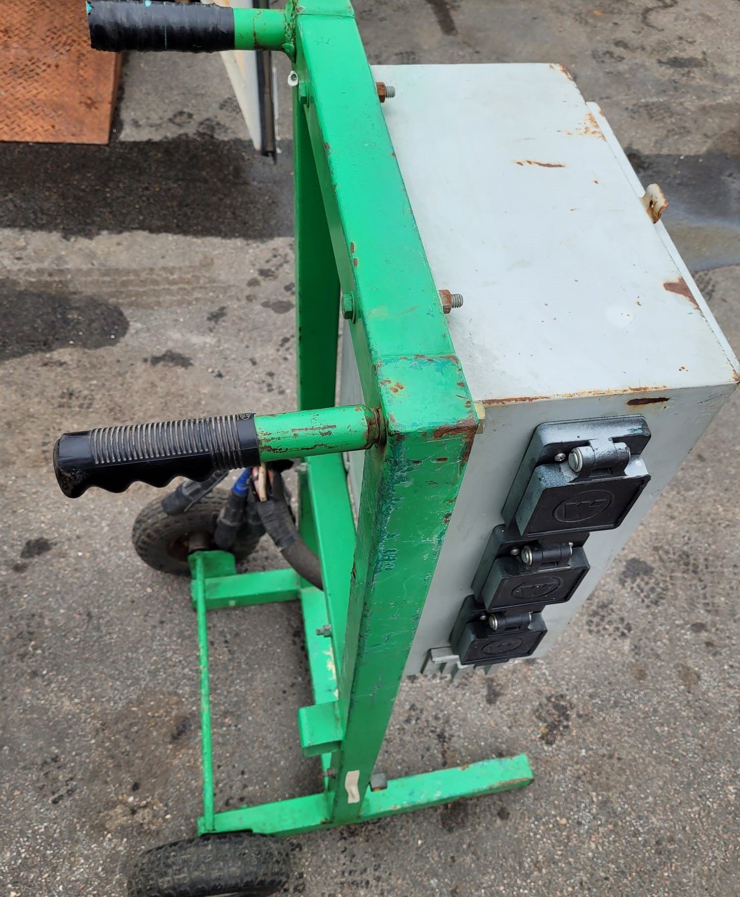 Power Temp Systems P-125Q-SR Portable Power Distribution Cart