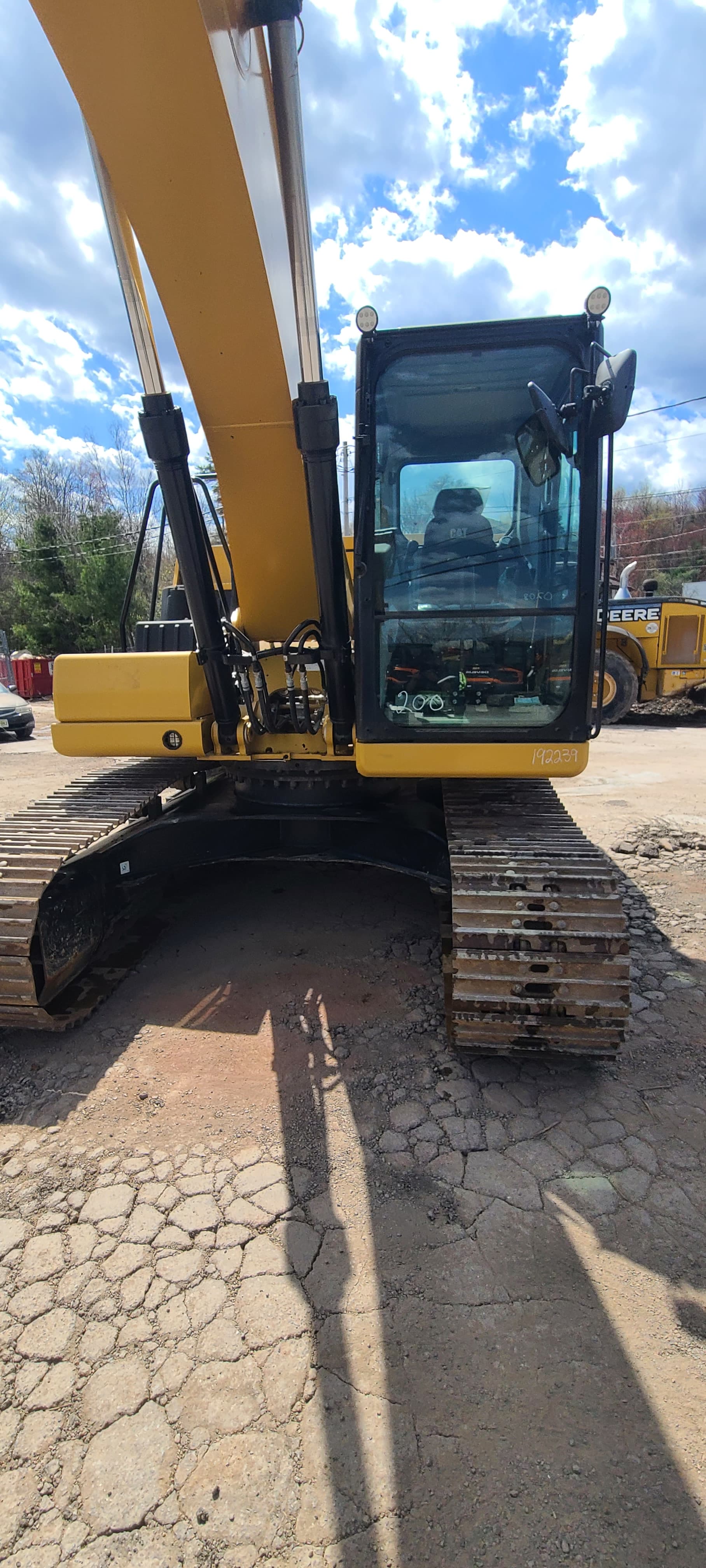 2020 CAT 320 Excavator -Bucket W/Thumb