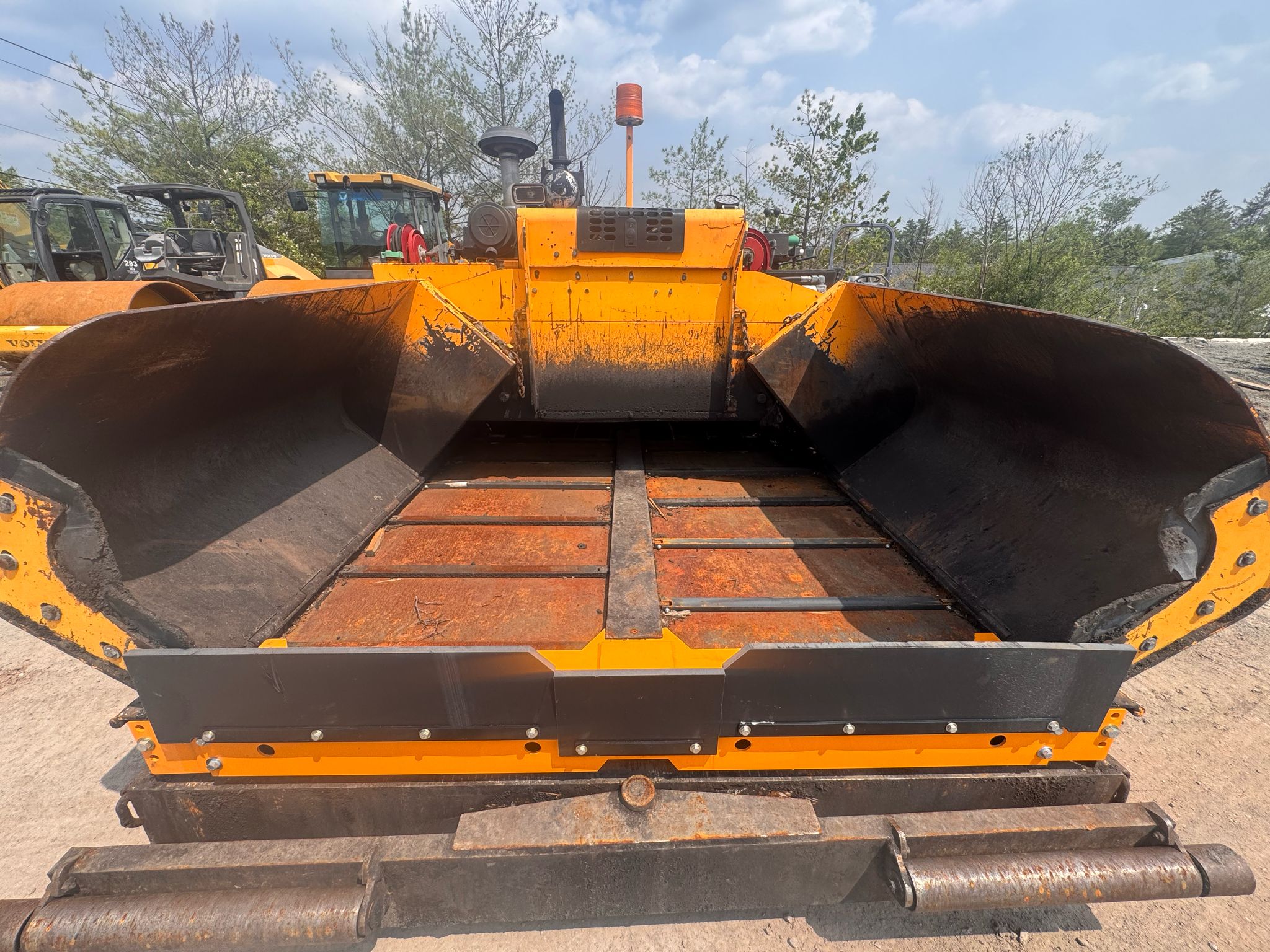 2011 LeeBoy 8515B Asphalt Paver