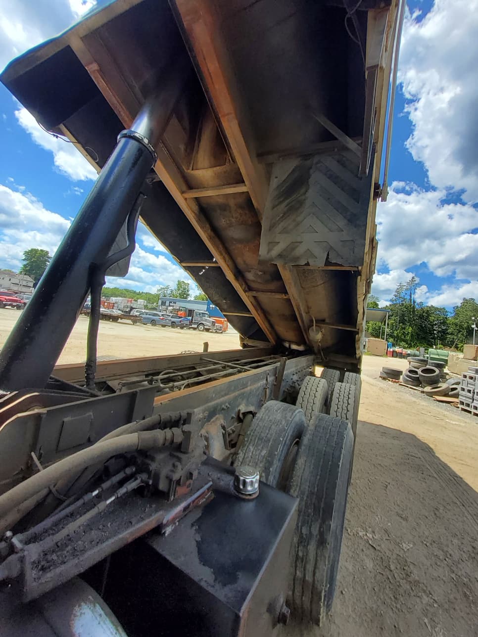 1990 Freightliner FLC112 Dump Truck