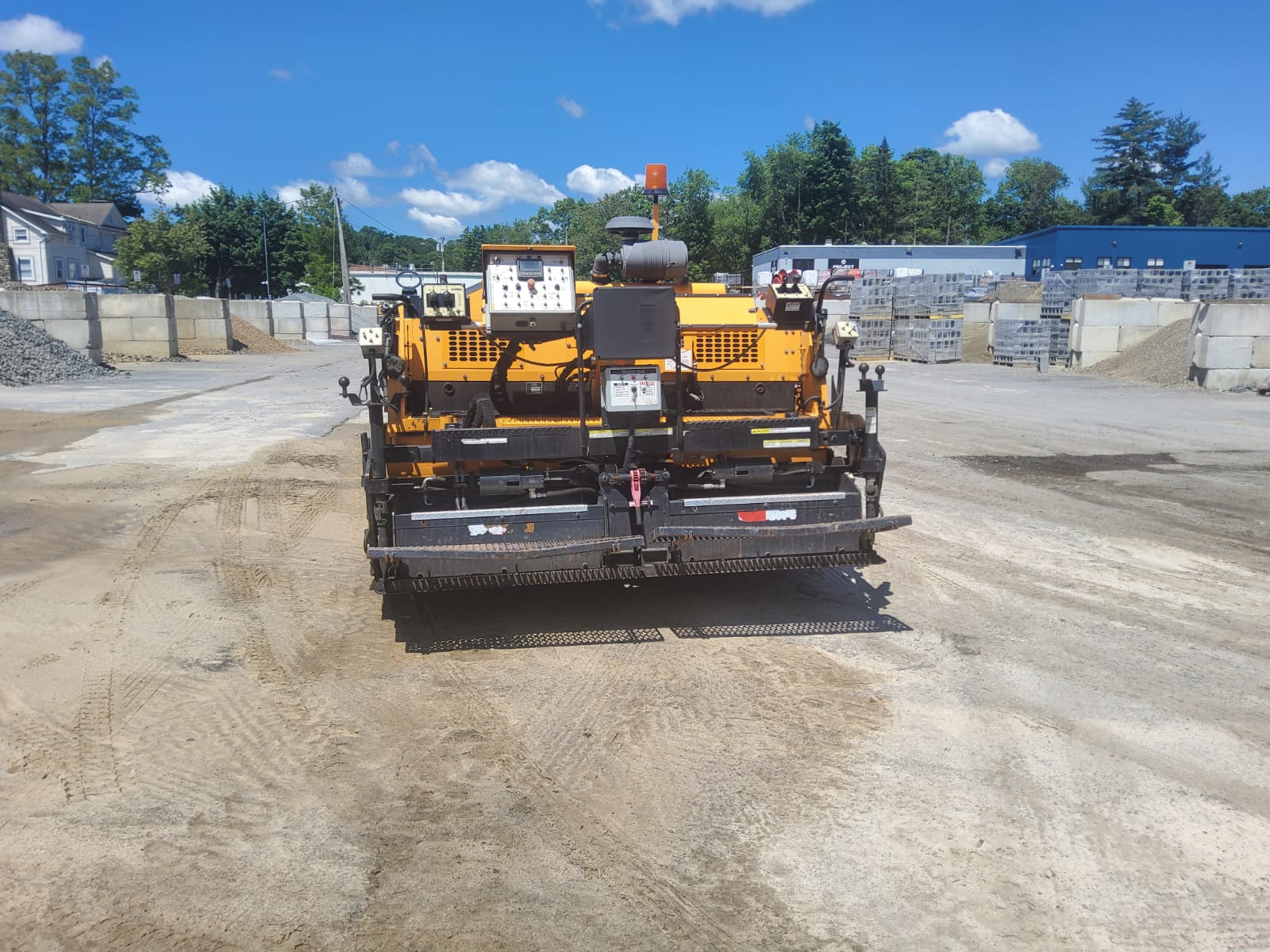 2017 LeeBoy 8515E Asphalt Paver