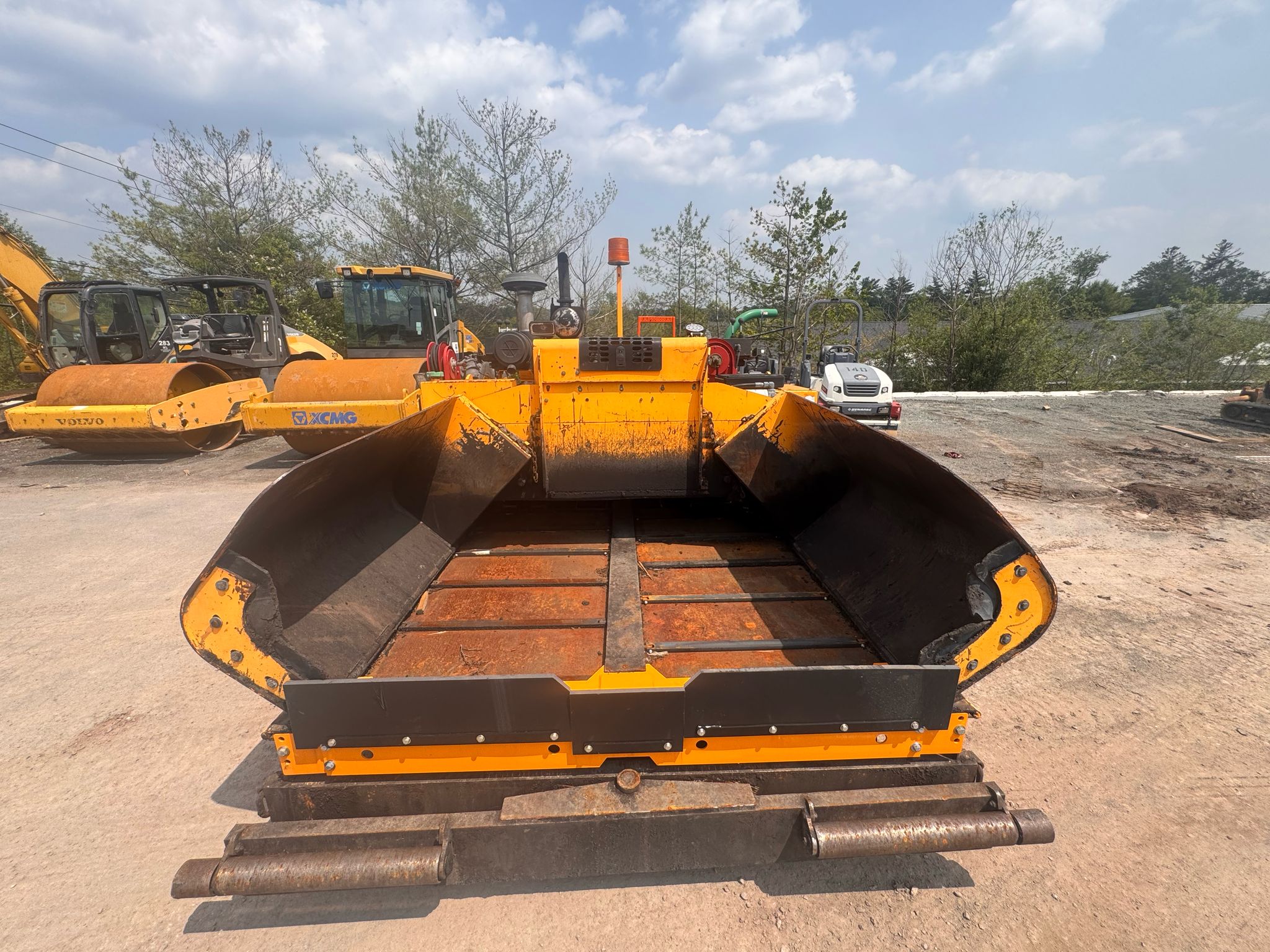 2011 LeeBoy 8515B Asphalt Paver