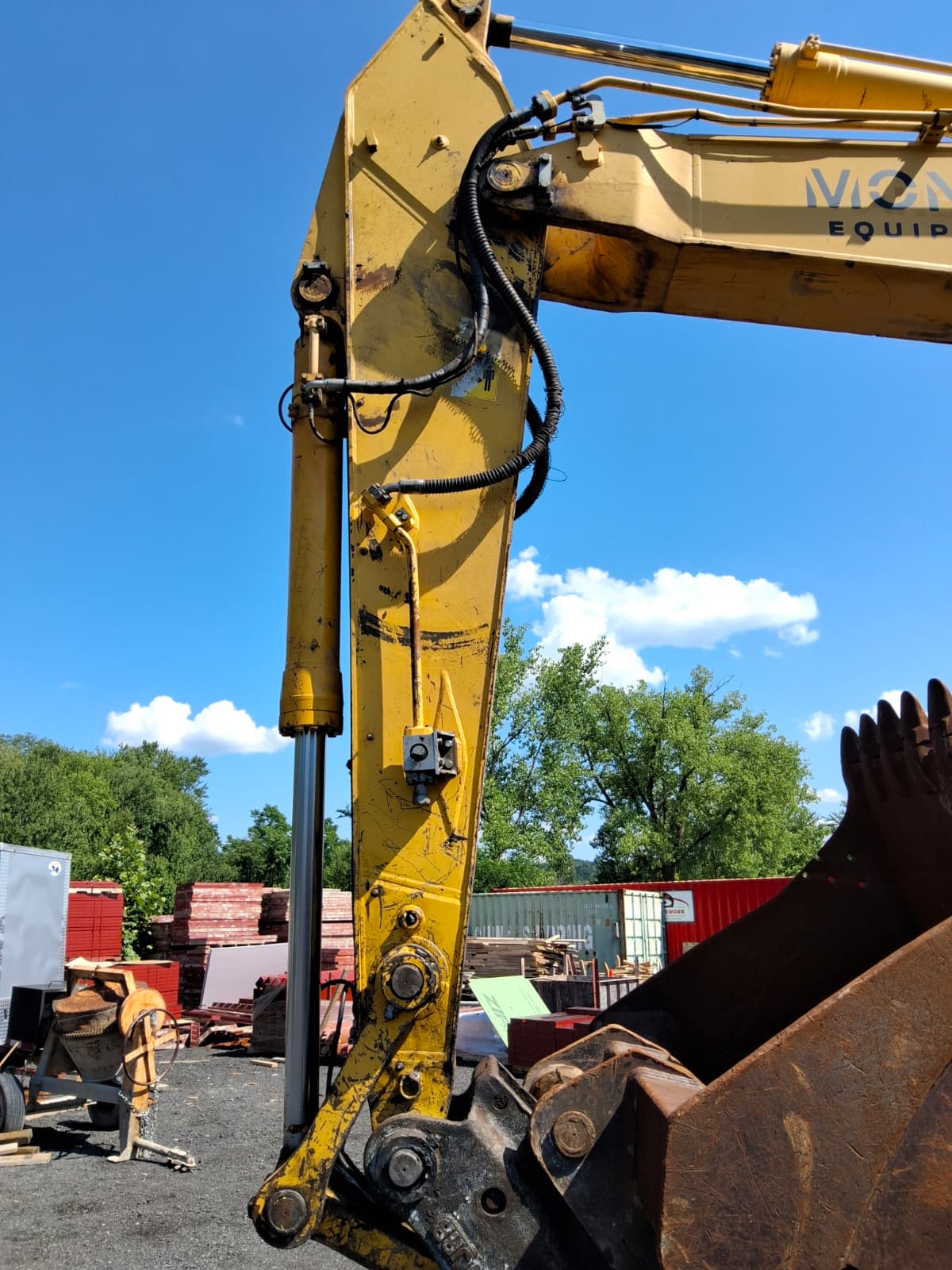 2016 Komatsu PC490LC-11 Excavator