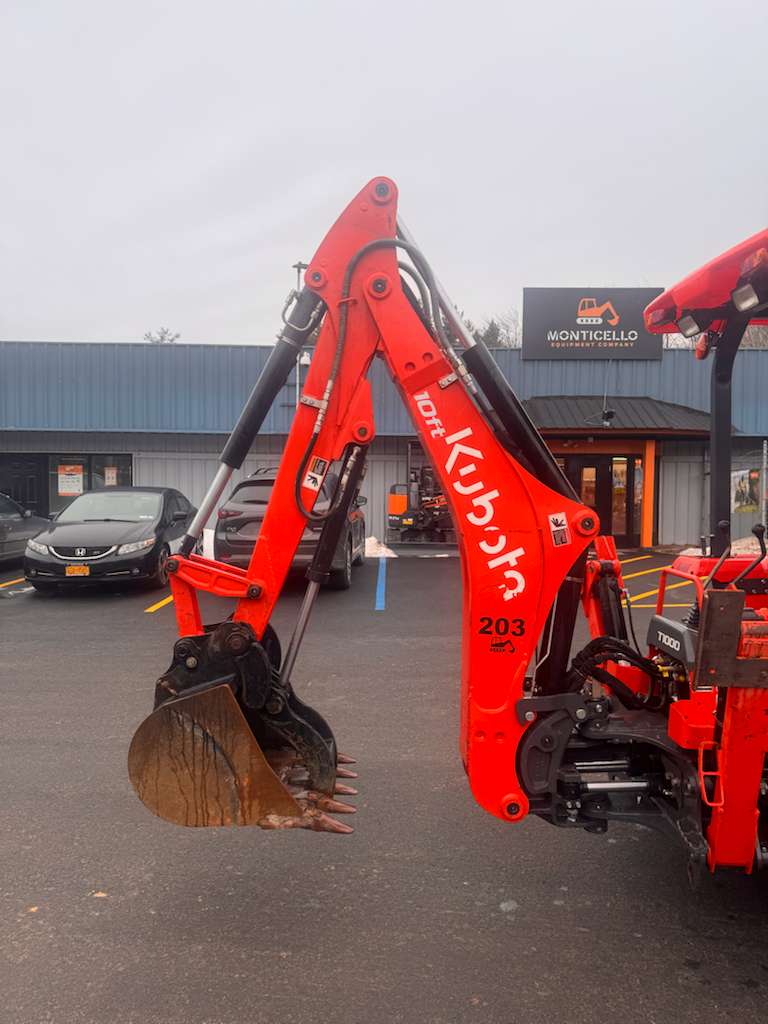 2023 Kubota L47 Loader backhoe-Hours: 375
