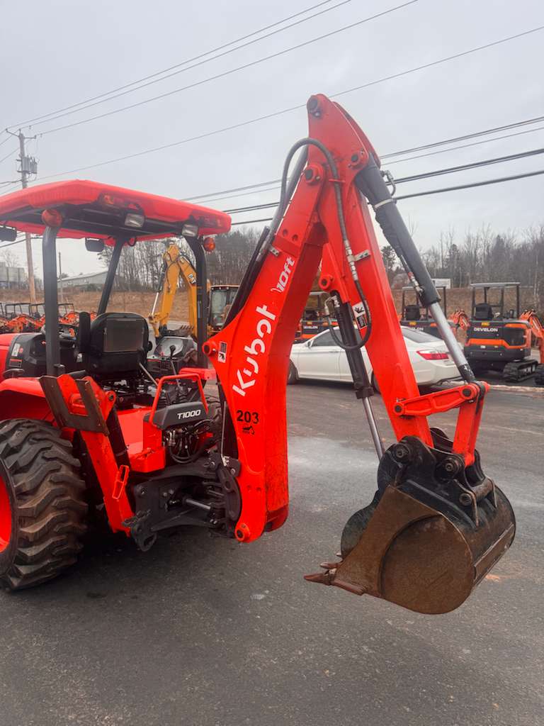 2023 Kubota L47 Loader backhoe-Hours: 375