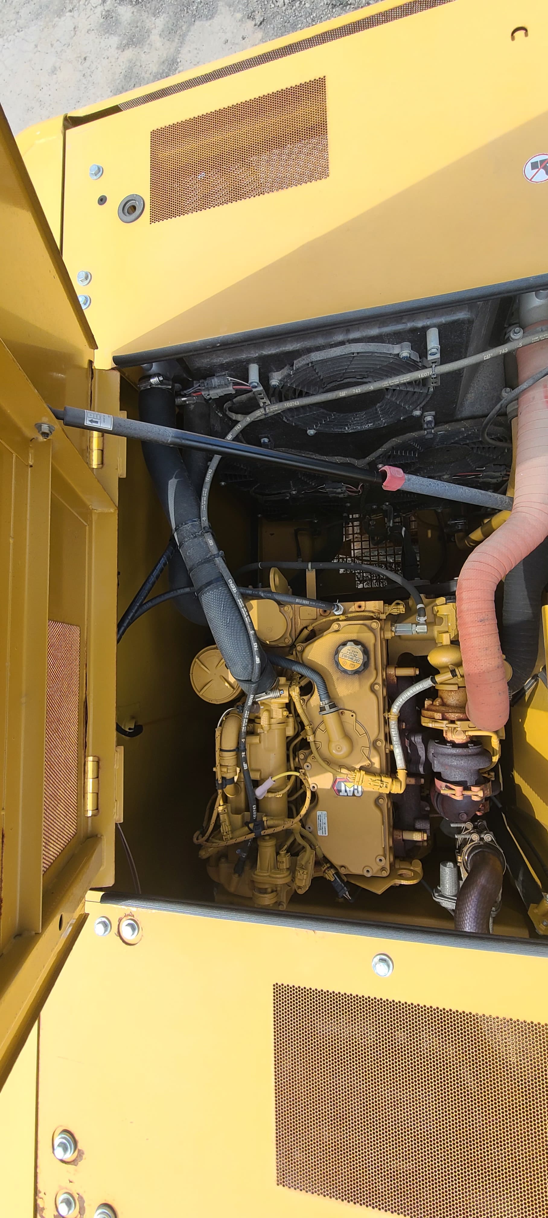 2020 CAT 320 Excavator -Bucket W/Thumb