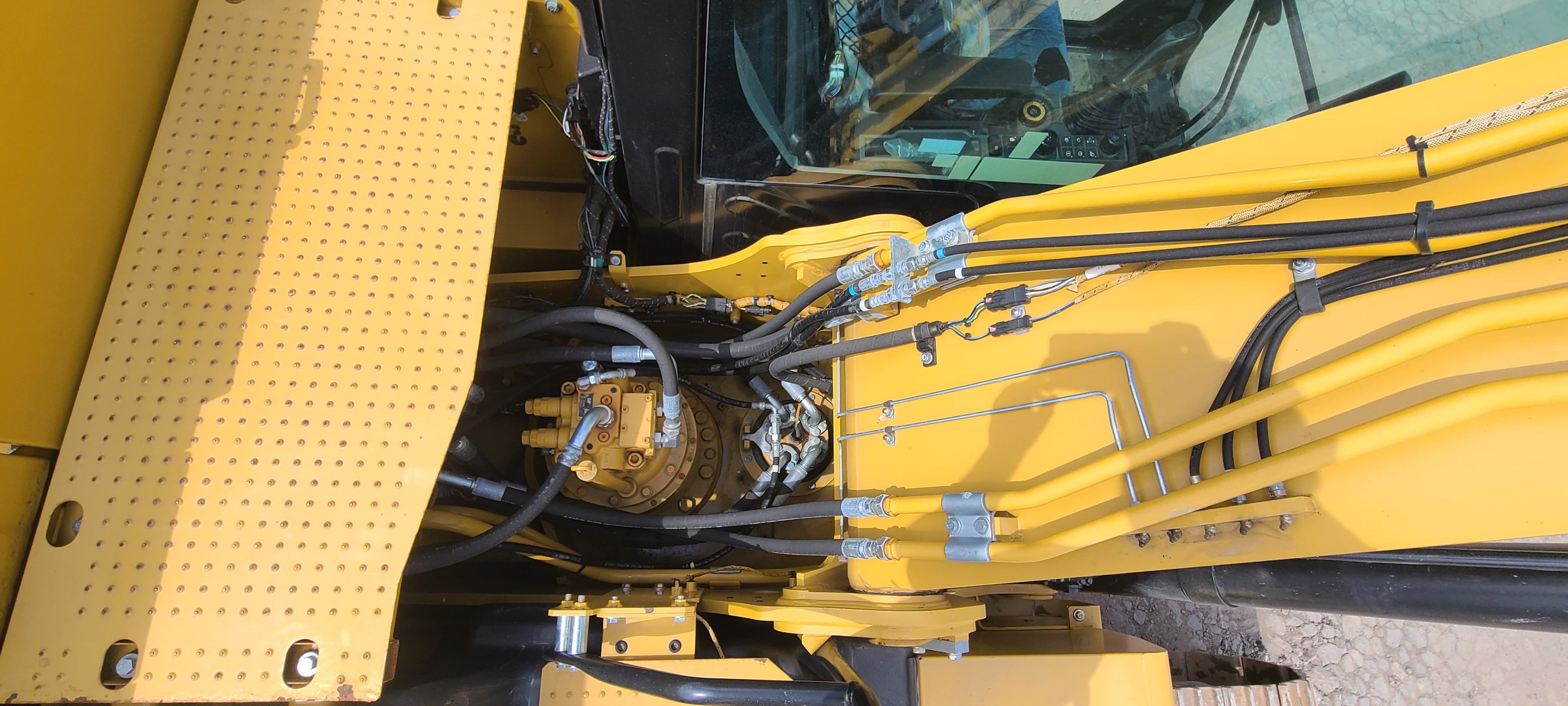 2020 CAT 320 Excavator -Bucket W/Thumb