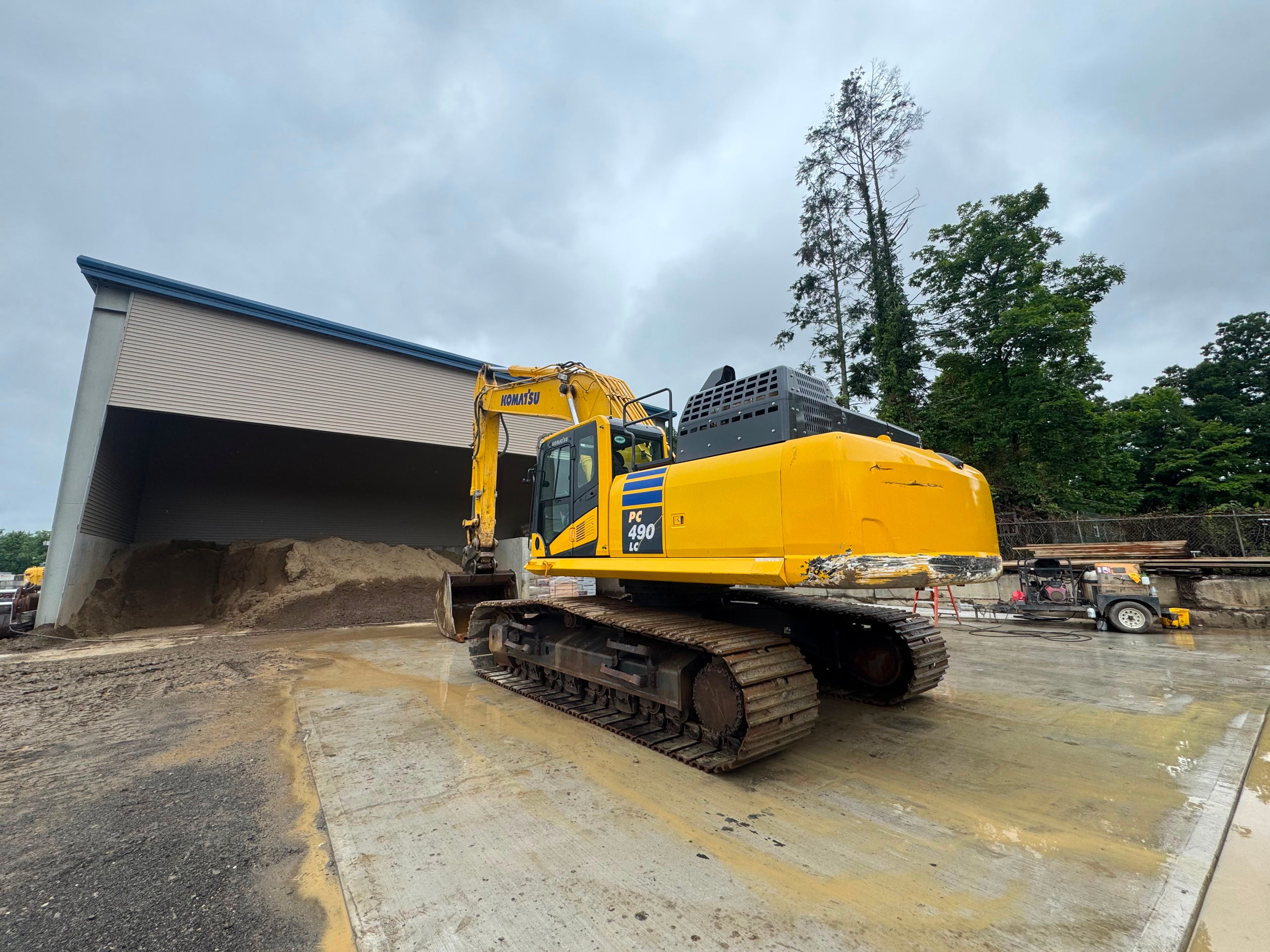 2021 Komatsu PC490LC-11 Excavator