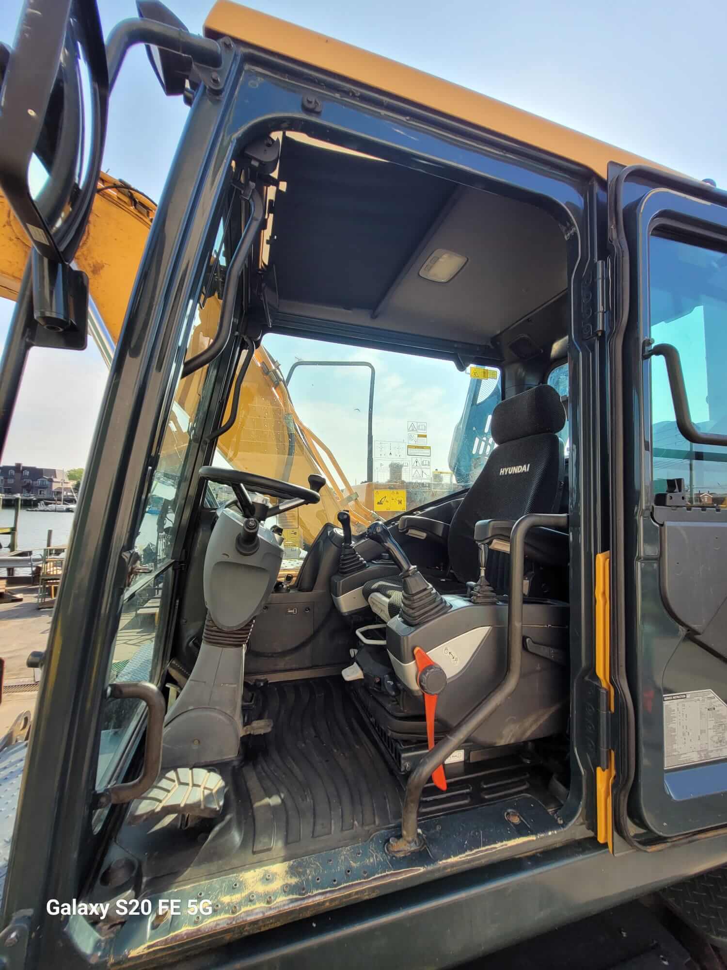 2017 Hyundai HW140 Wheeled Excavator-Hours: 4,970