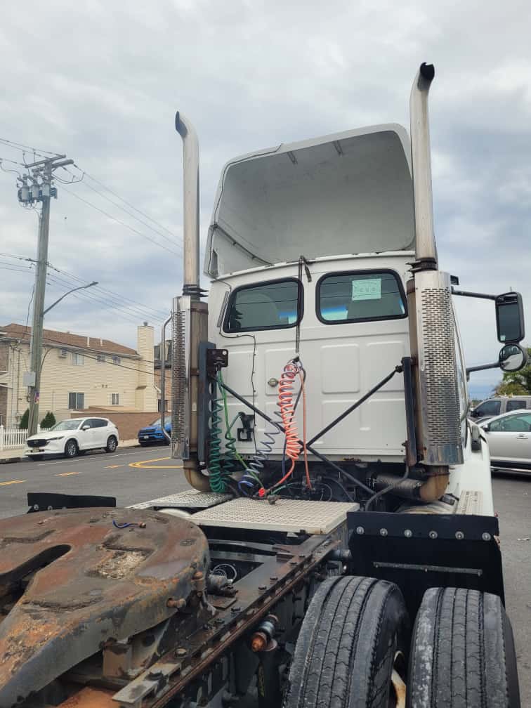 2002 Sterling A9500 Semi-Truck Tractor