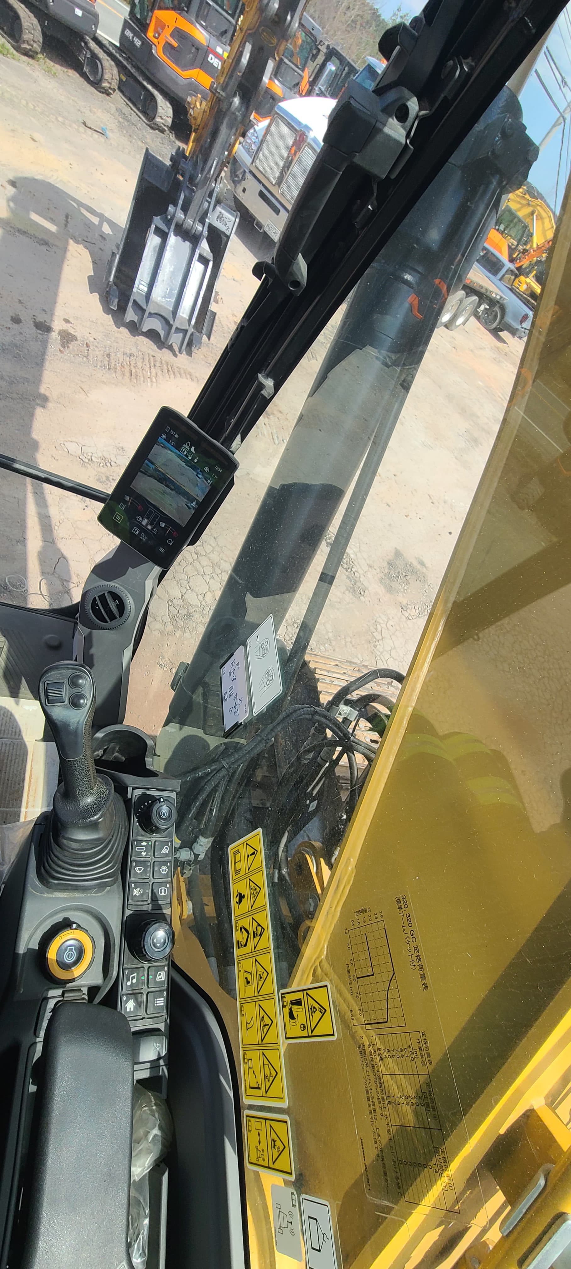 2020 CAT 320 Excavator -Bucket W/Thumb