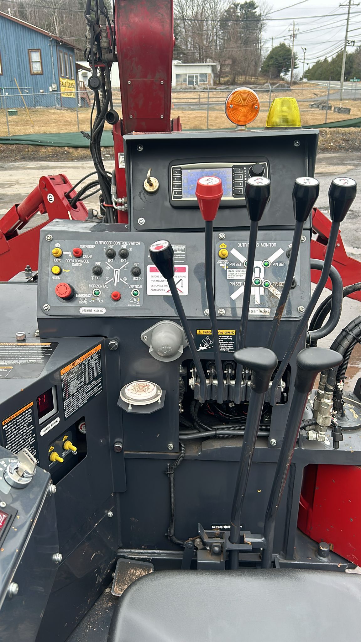 UNIC Spyder URW506C4U Mini-Crawler Crane