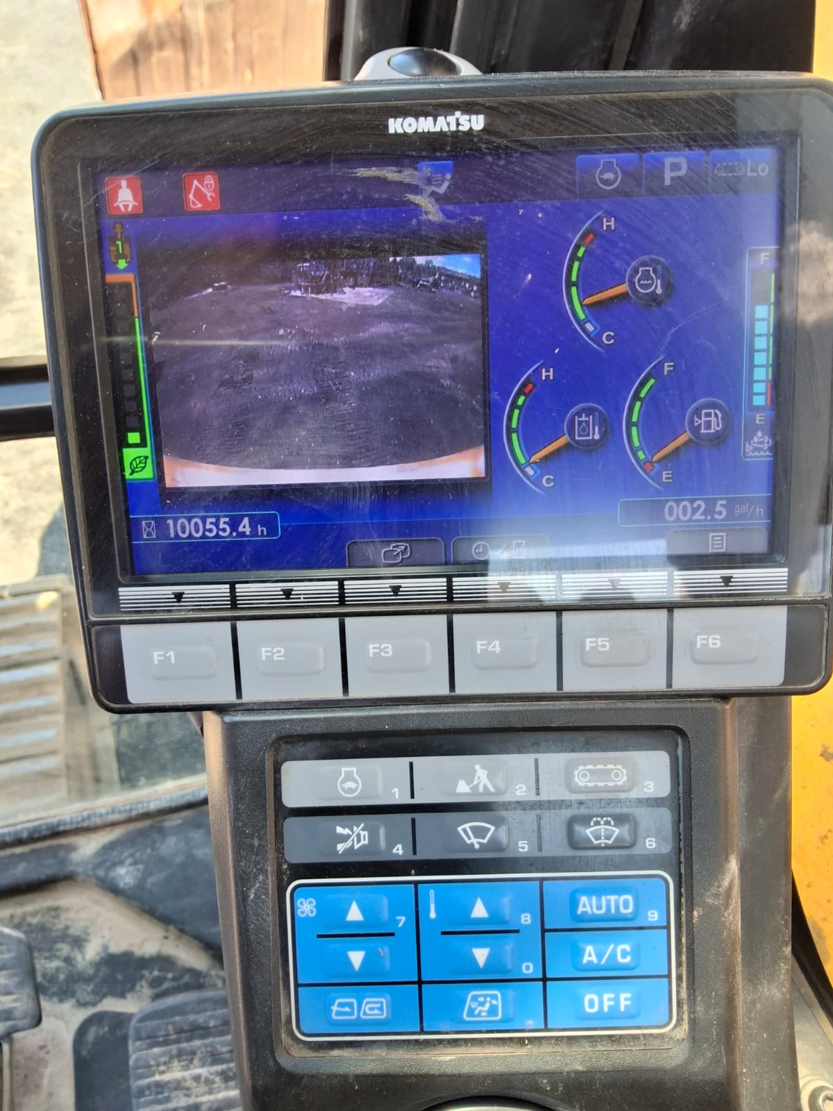 2016 Komatsu PC490LC-11 Excavator