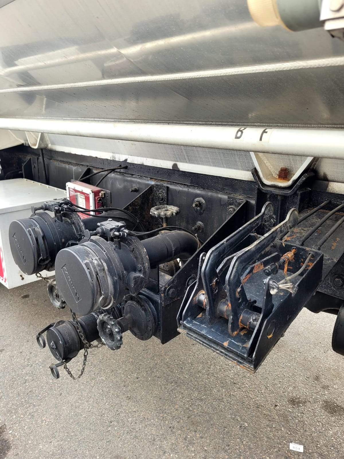 1999 Freightliner FL80 2,800 Gal. Fuel/Oil Delivery Truck