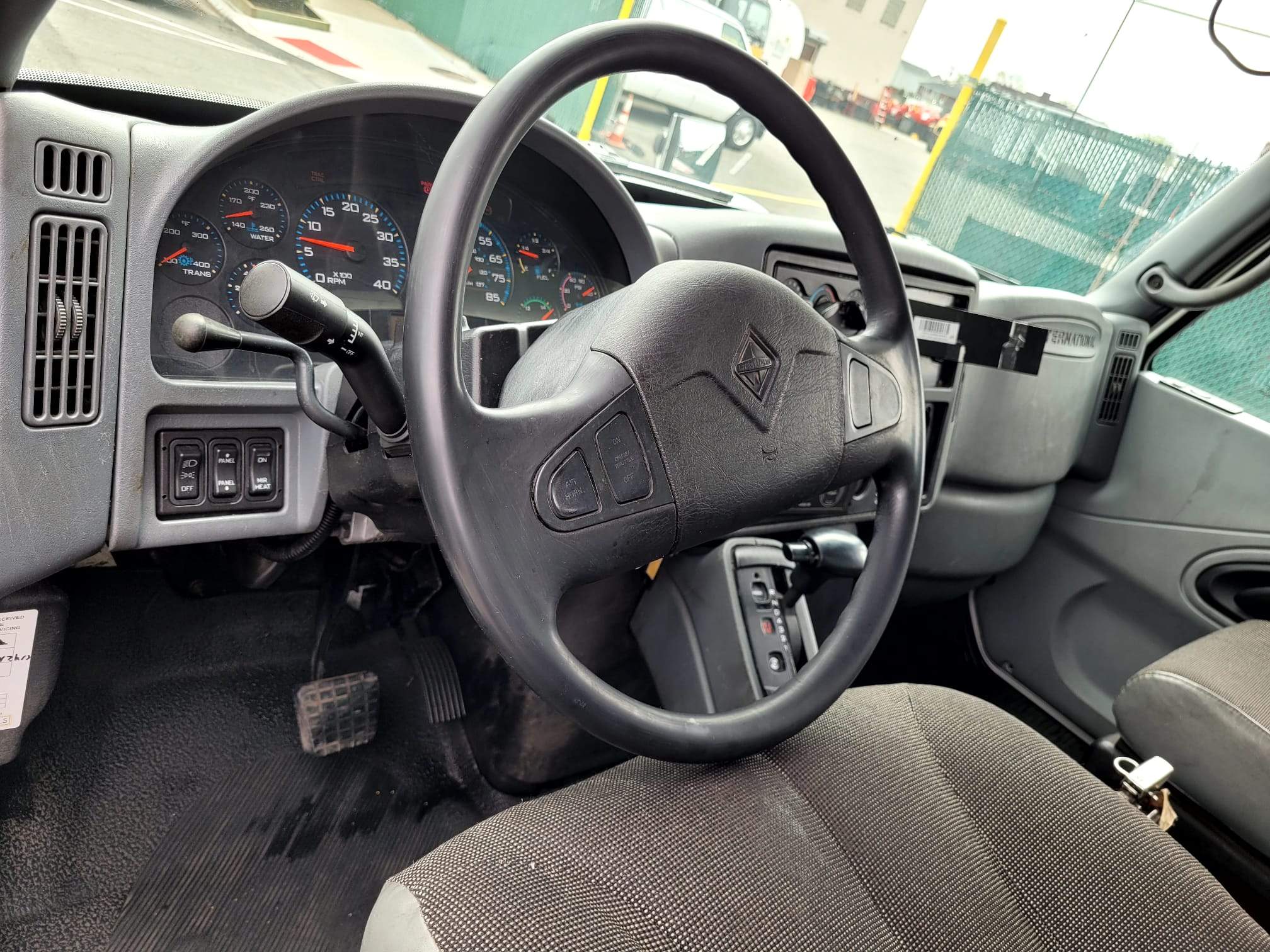 2005 International 4400 Cargo Truck