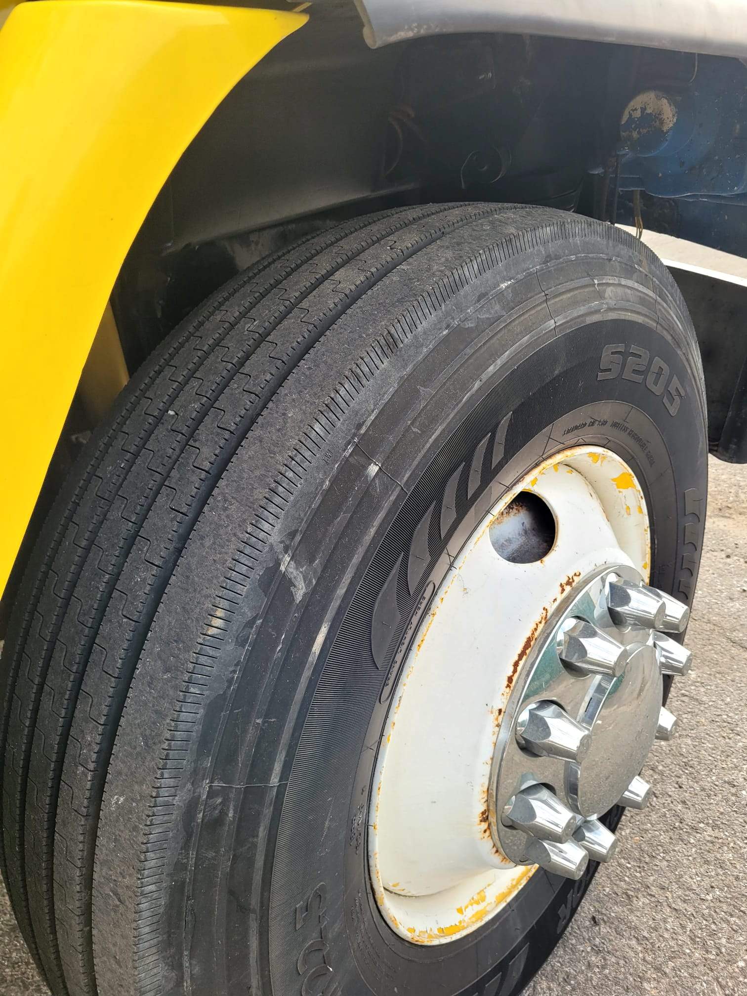 1999 Freightliner FL80 2,800 Gal. Fuel/Oil Delivery Truck