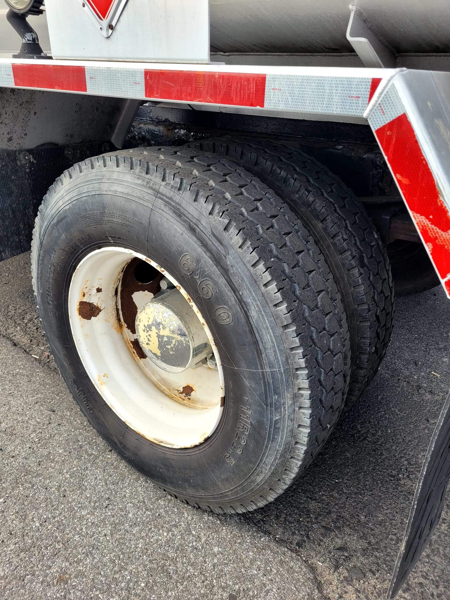 1999 Freightliner FL80 2,800 Gal. Fuel/Oil Delivery Truck