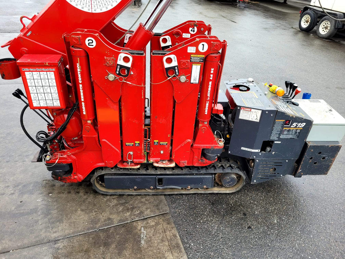 2012 Unic Spydercrane URW295CU