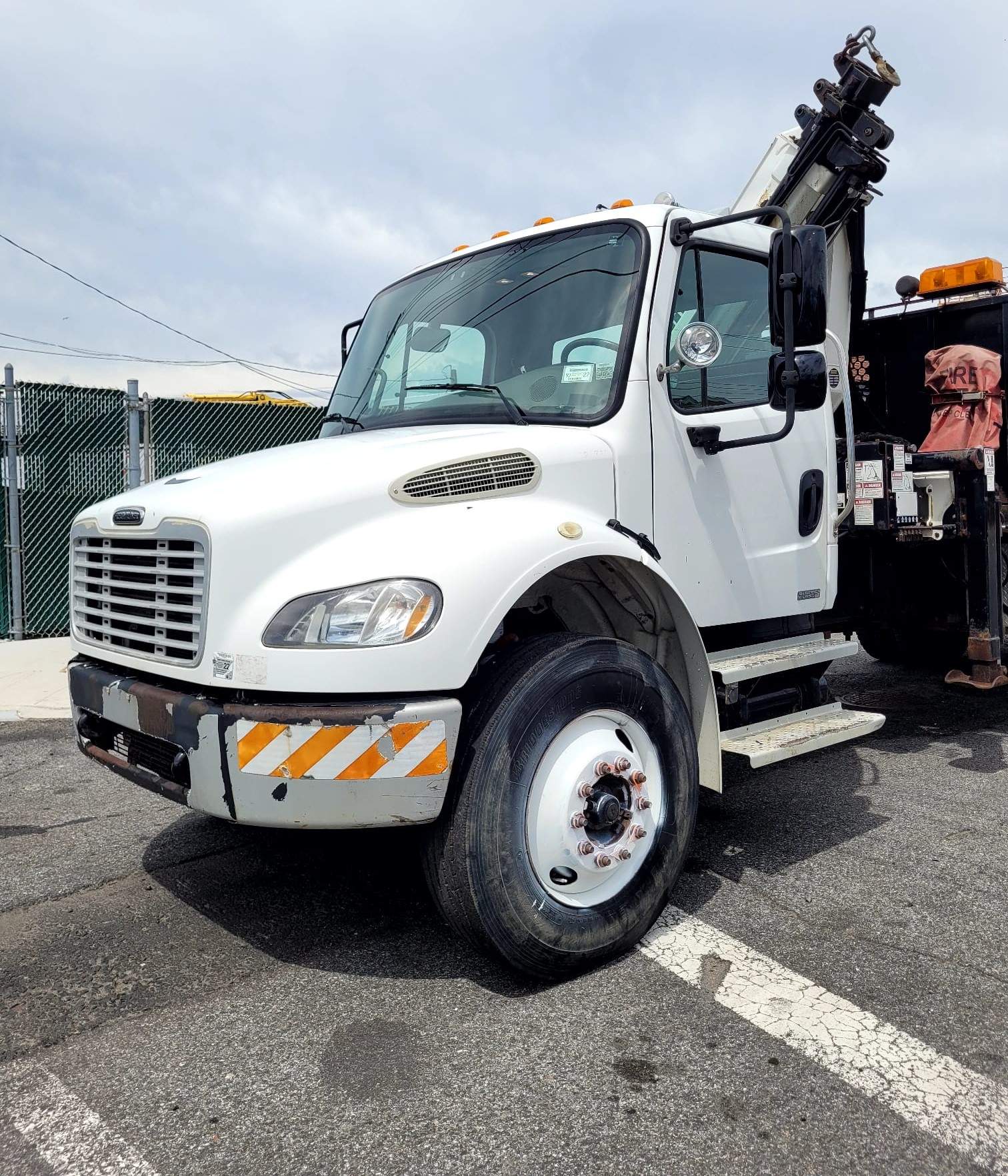 2005 Freightliner M2-106 Flatbed Knuckle Boom Truck With Lift Gate