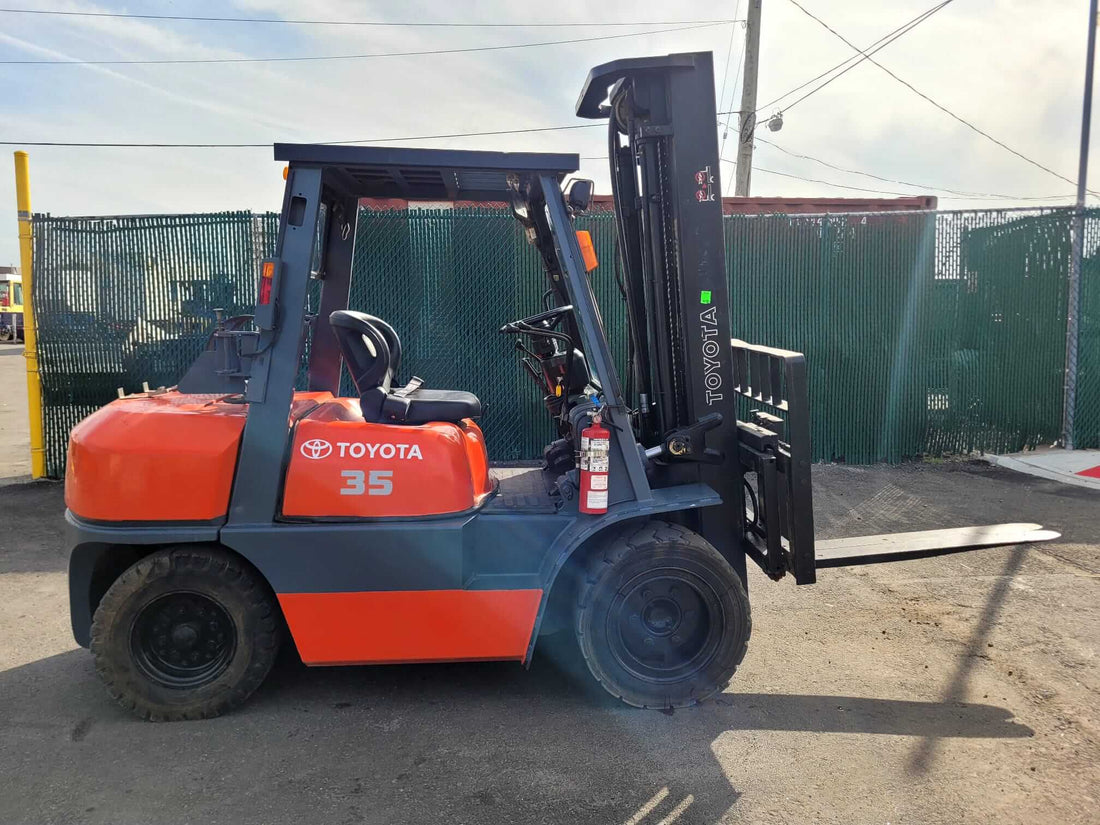 1997 Toyota 52-6FG35 5,300lb Capacity Gas or Propane Forklift