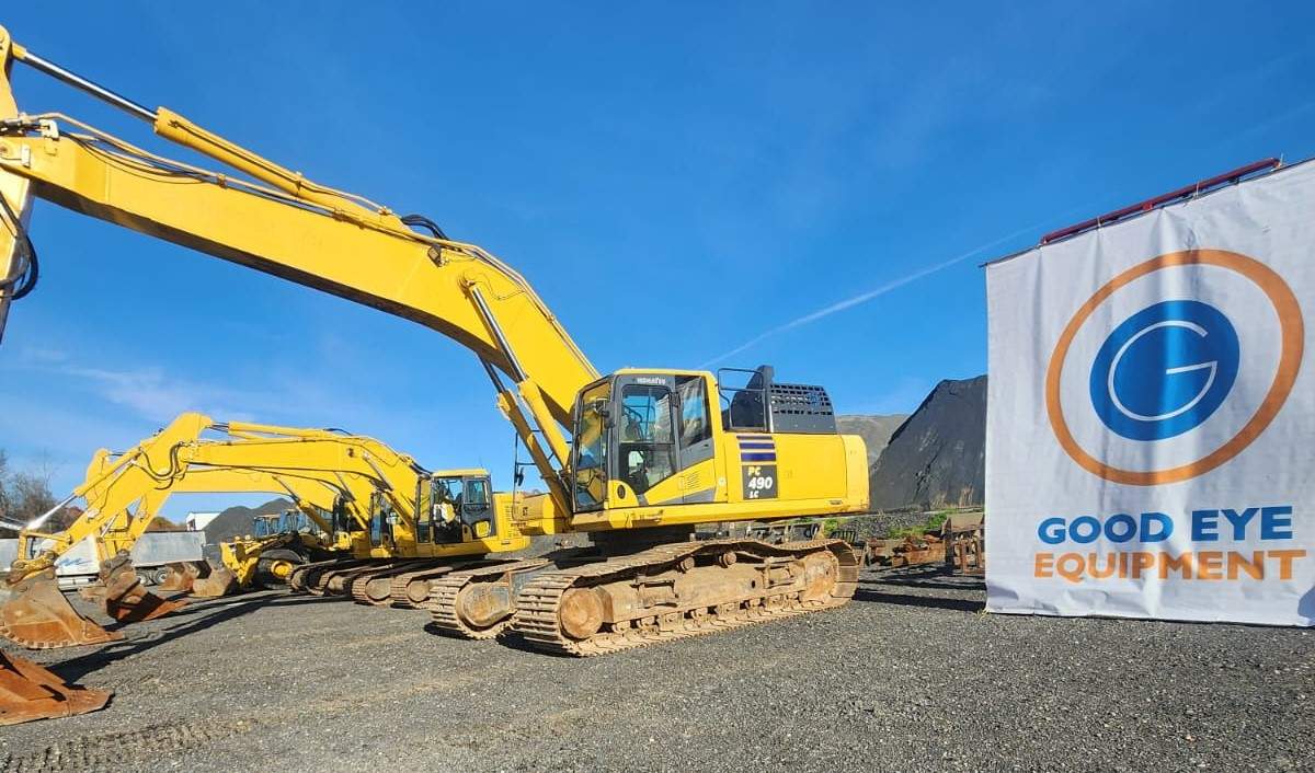 2016 Komatsu PC490LC-11 Excavator