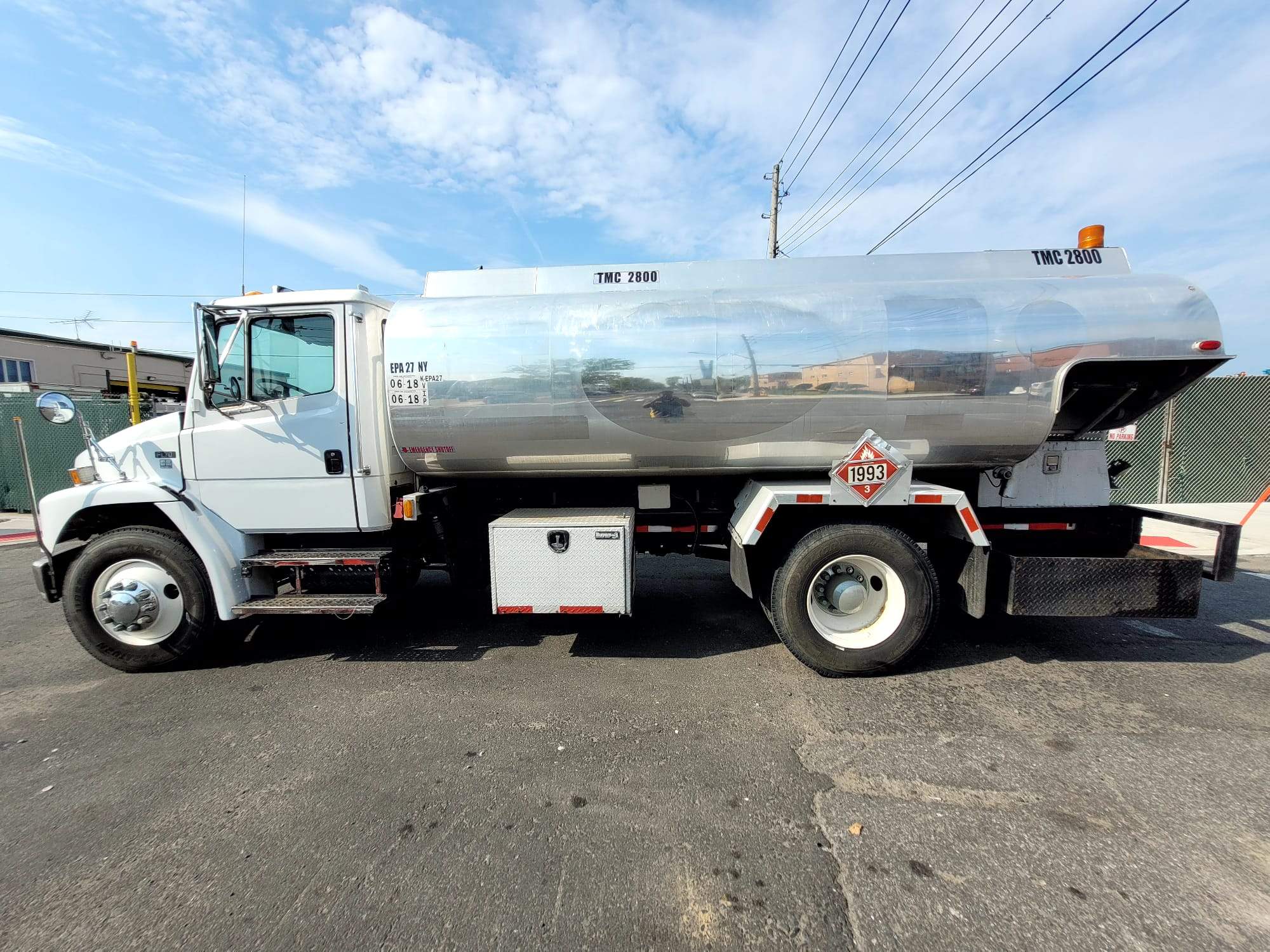 2002 Freightliner FL70 2,800 Gal Fuel/Oil Delivery Truck